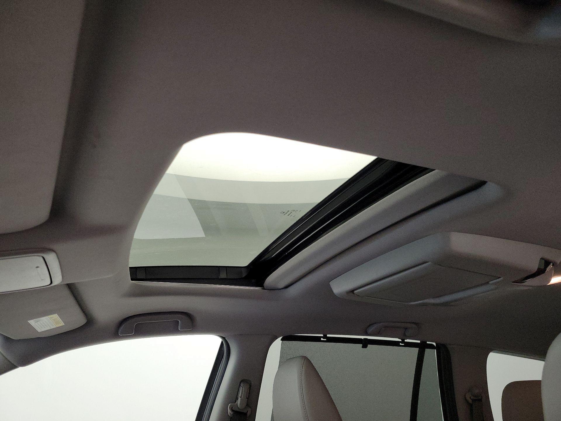 Thumbnail: 2019 Honda Pilot - 17