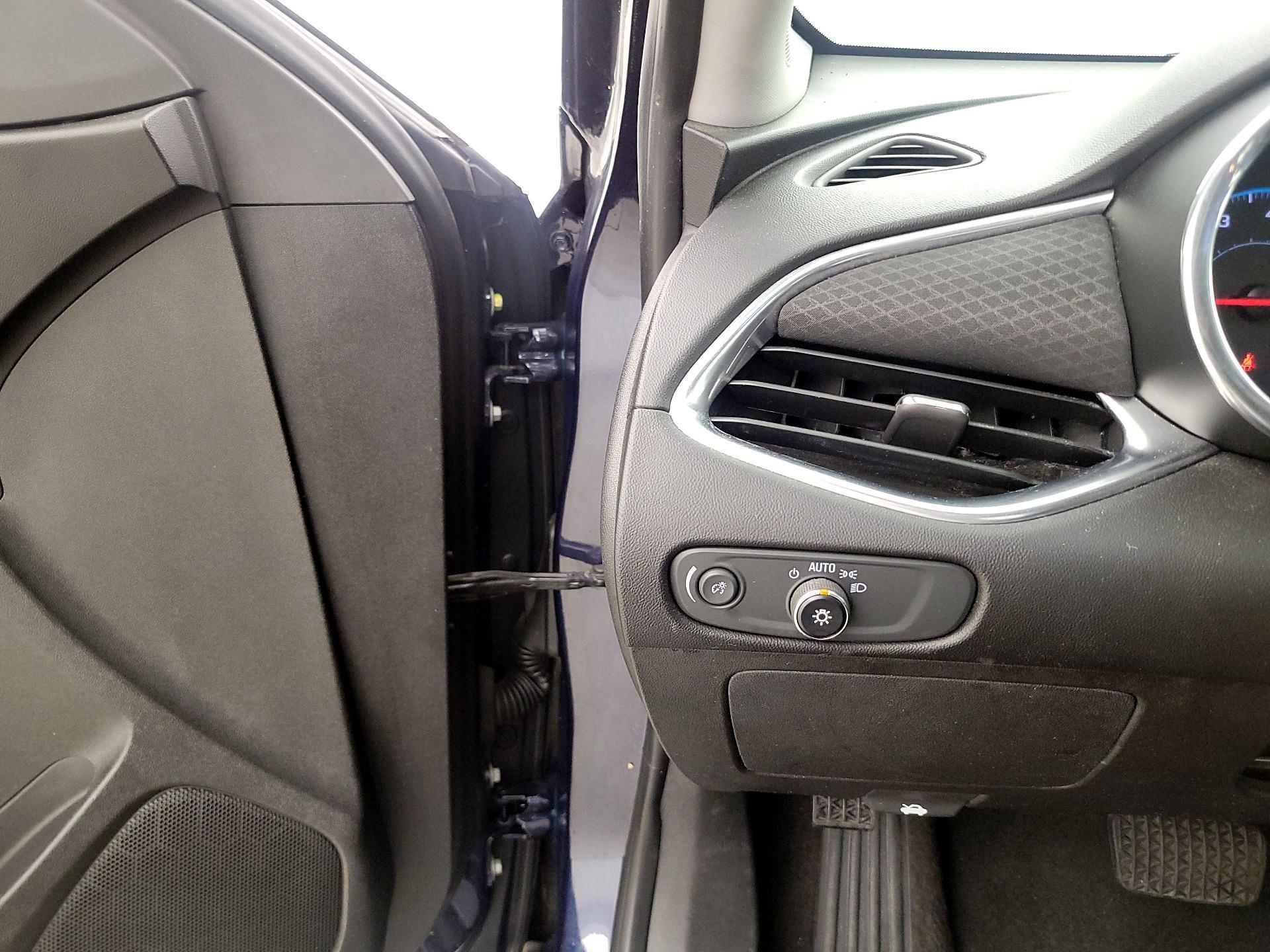 Thumbnail: 2016 Chevrolet Malibu - 13