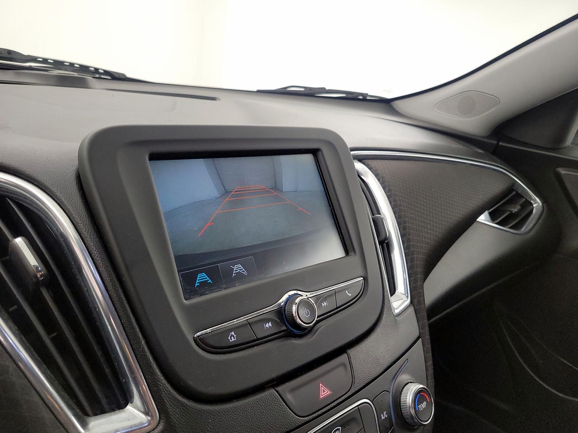 Thumbnail: 2016 Chevrolet Malibu - 14