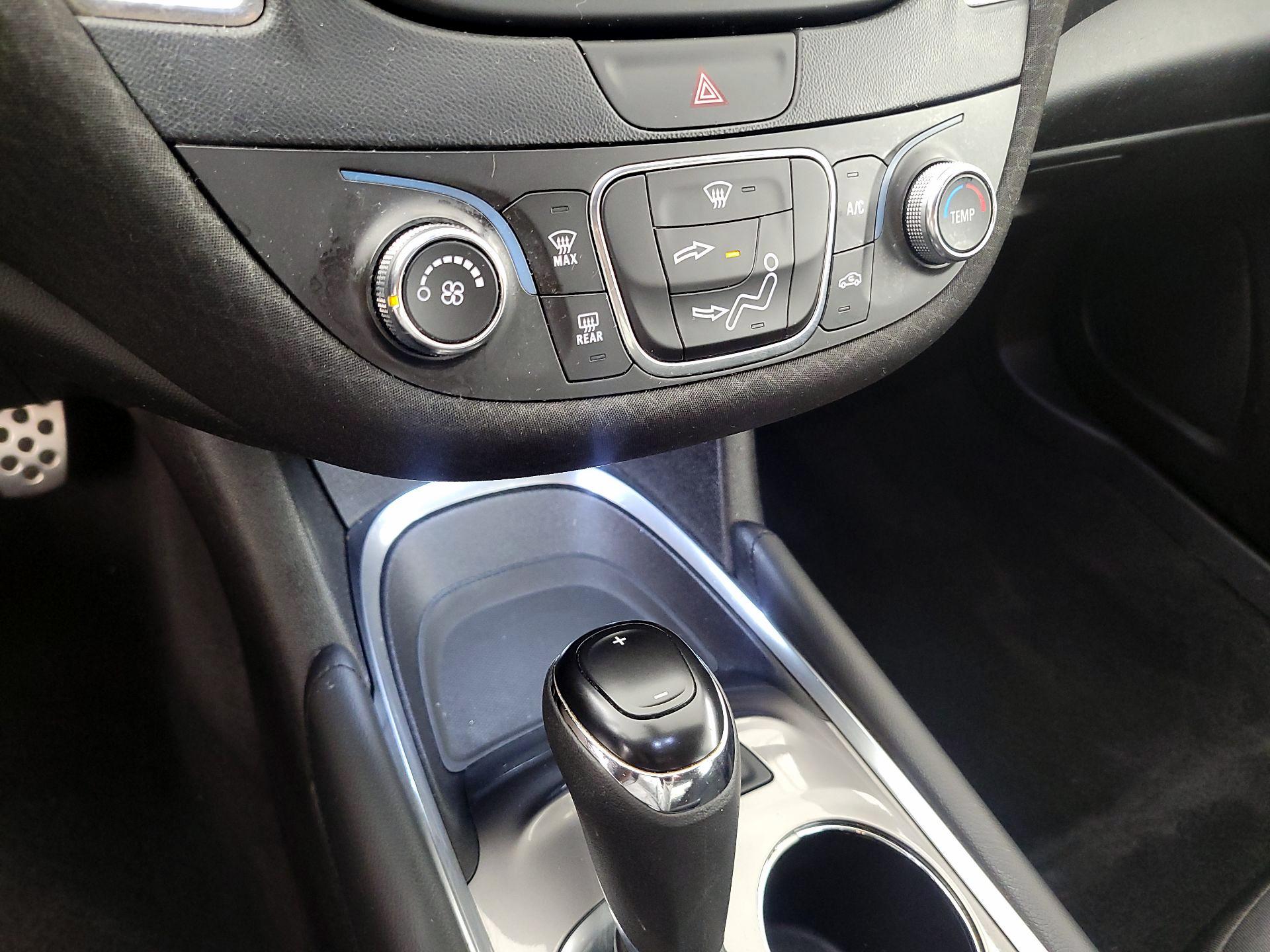 Thumbnail: 2016 Chevrolet Malibu - 16