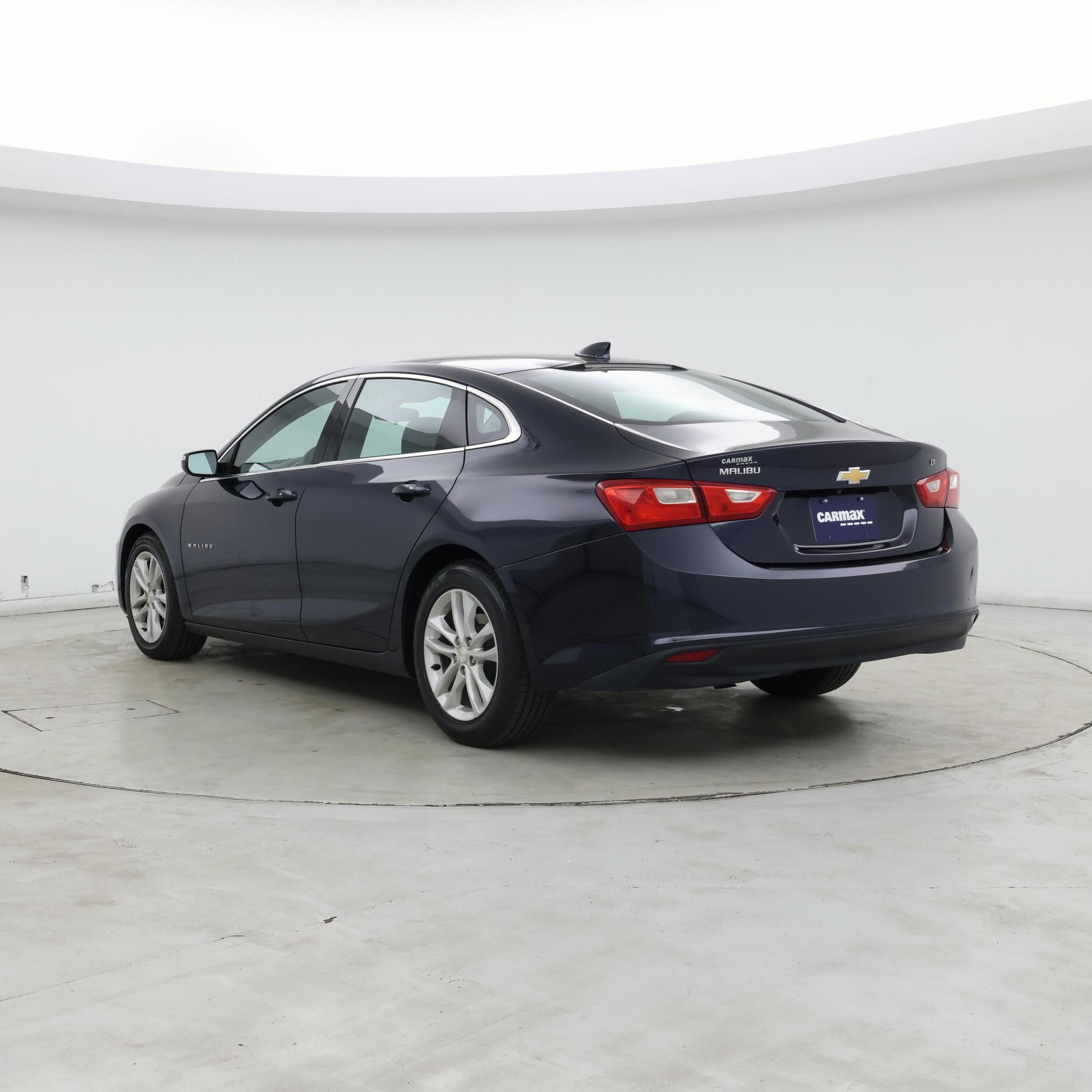 Thumbnail: 2016 Chevrolet Malibu - 2