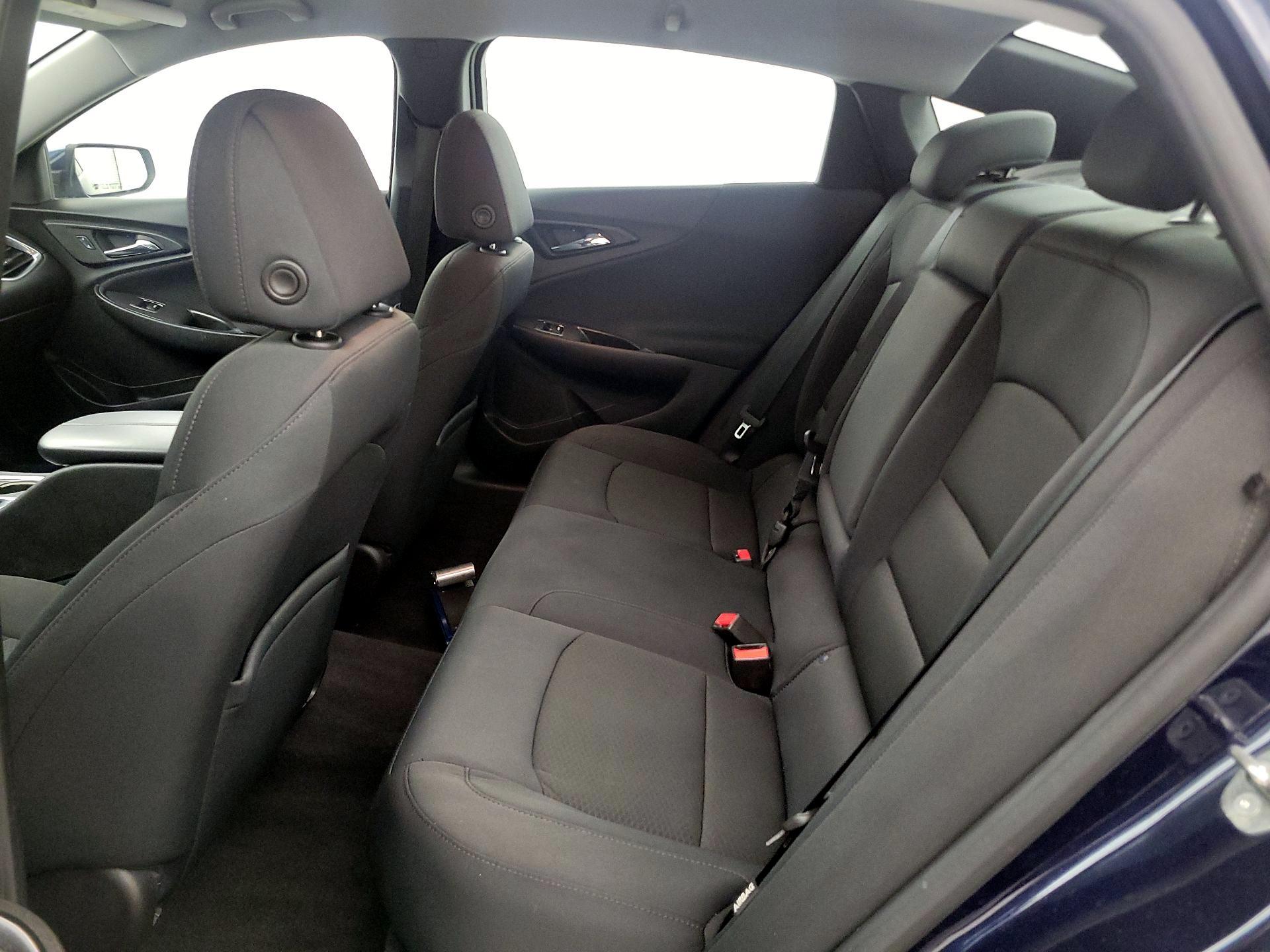 Thumbnail: 2016 Chevrolet Malibu - 19