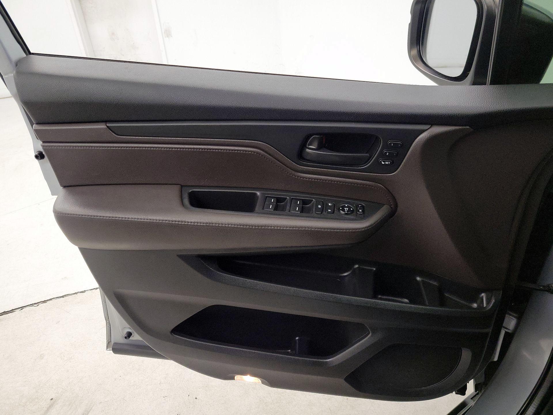 Thumbnail: 2018 Honda Odyssey - 12