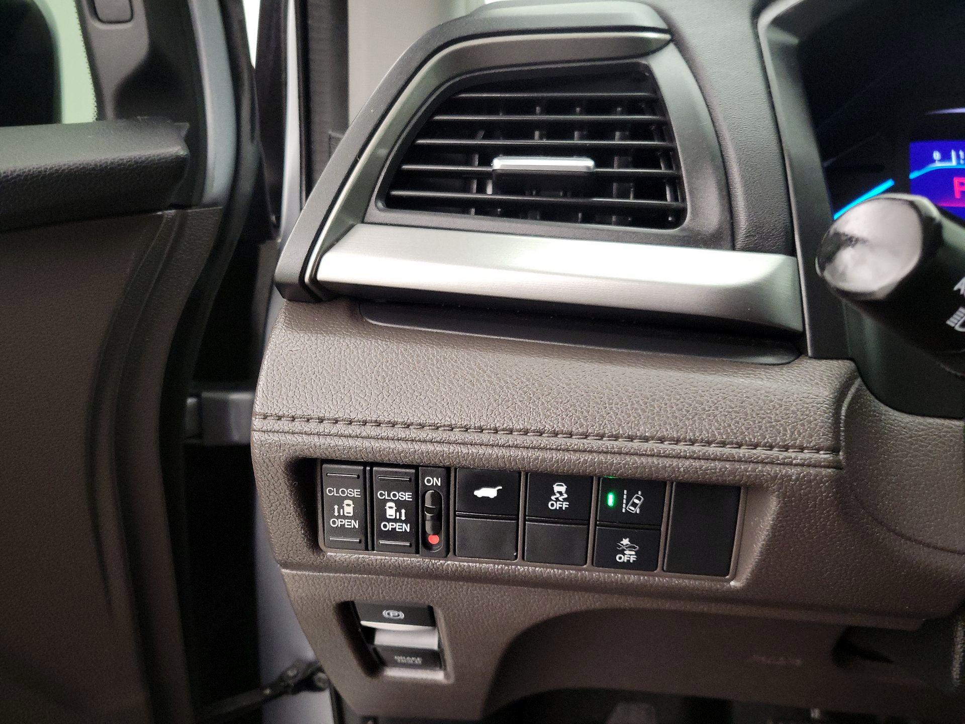 Thumbnail: 2018 Honda Odyssey - 13