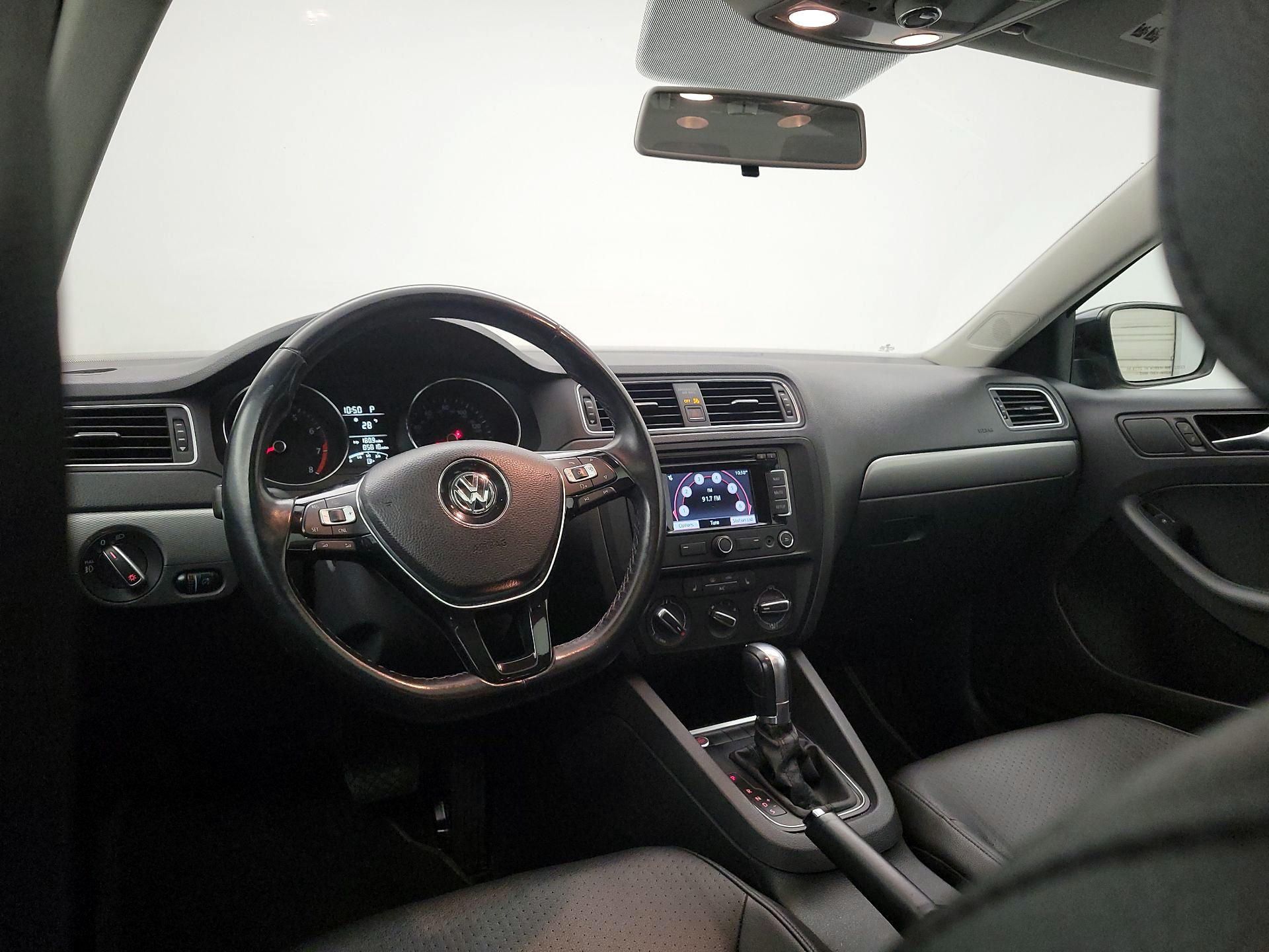 Thumbnail: 2015 Volkswagen Jetta - 9