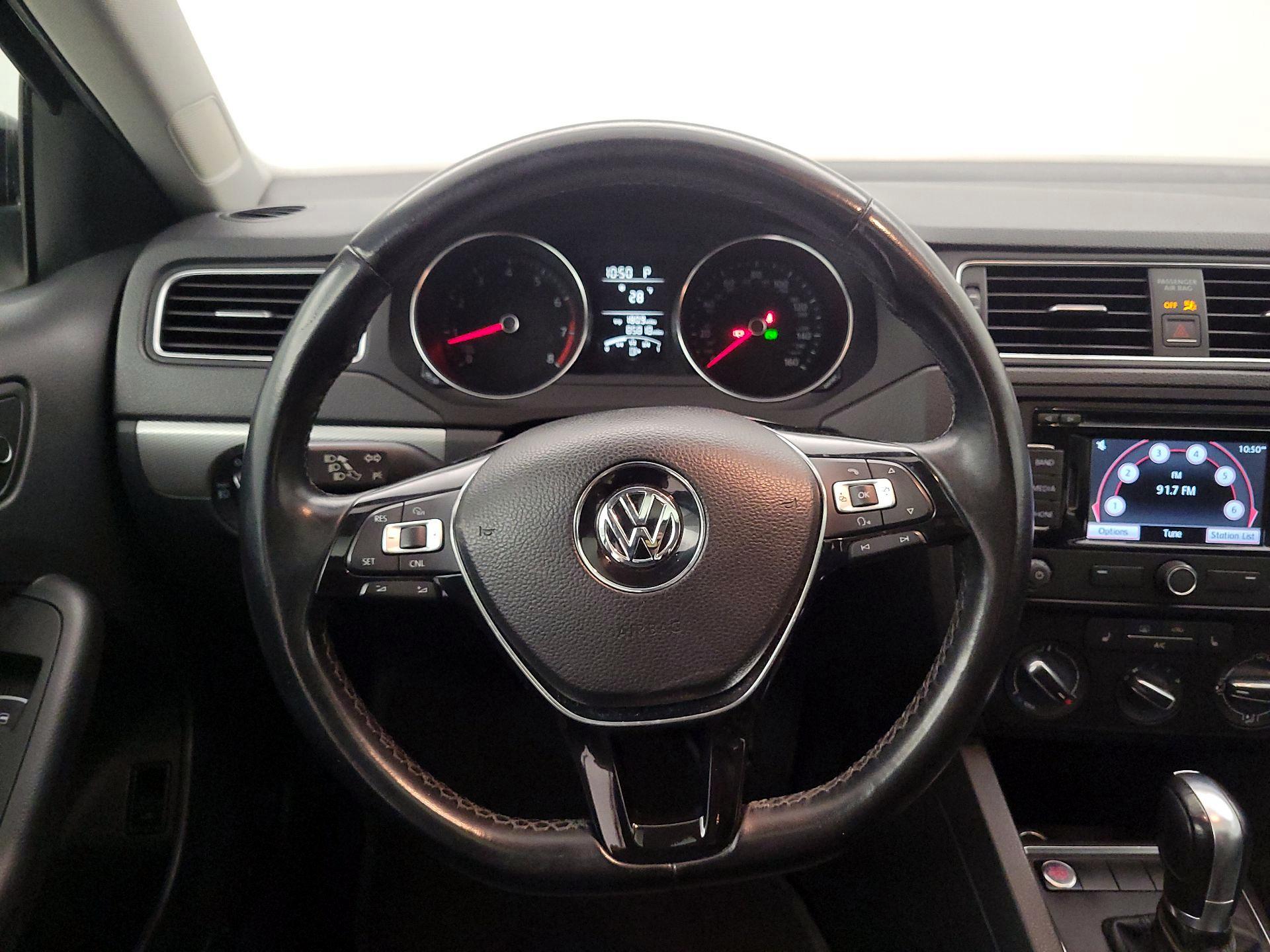 Thumbnail: 2015 Volkswagen Jetta - 10