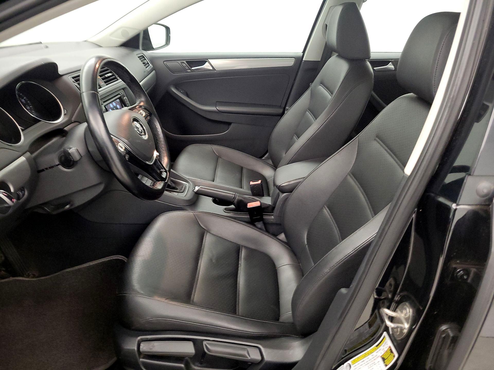 Thumbnail: 2015 Volkswagen Jetta - 11