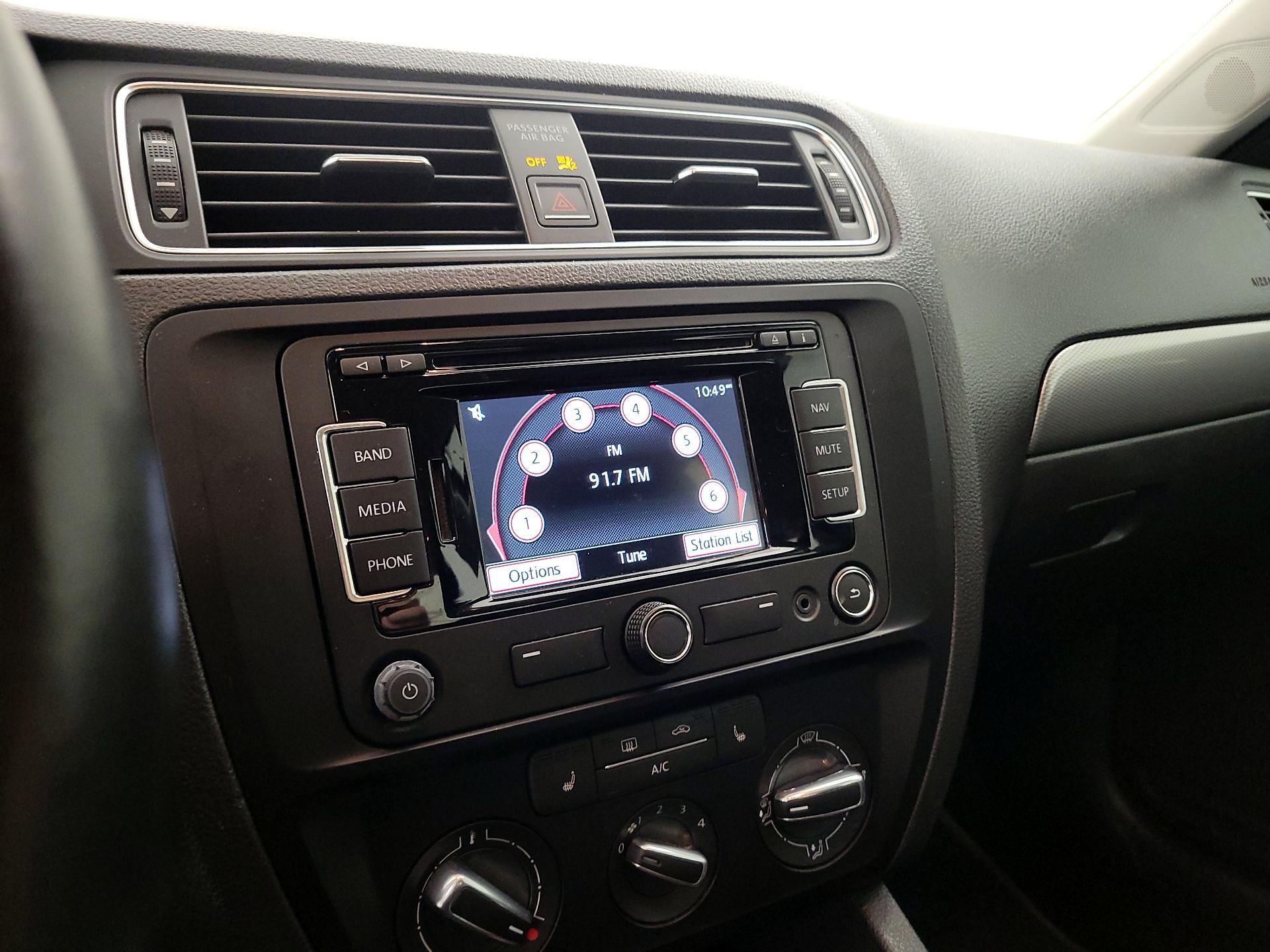 Thumbnail: 2015 Volkswagen Jetta - 15