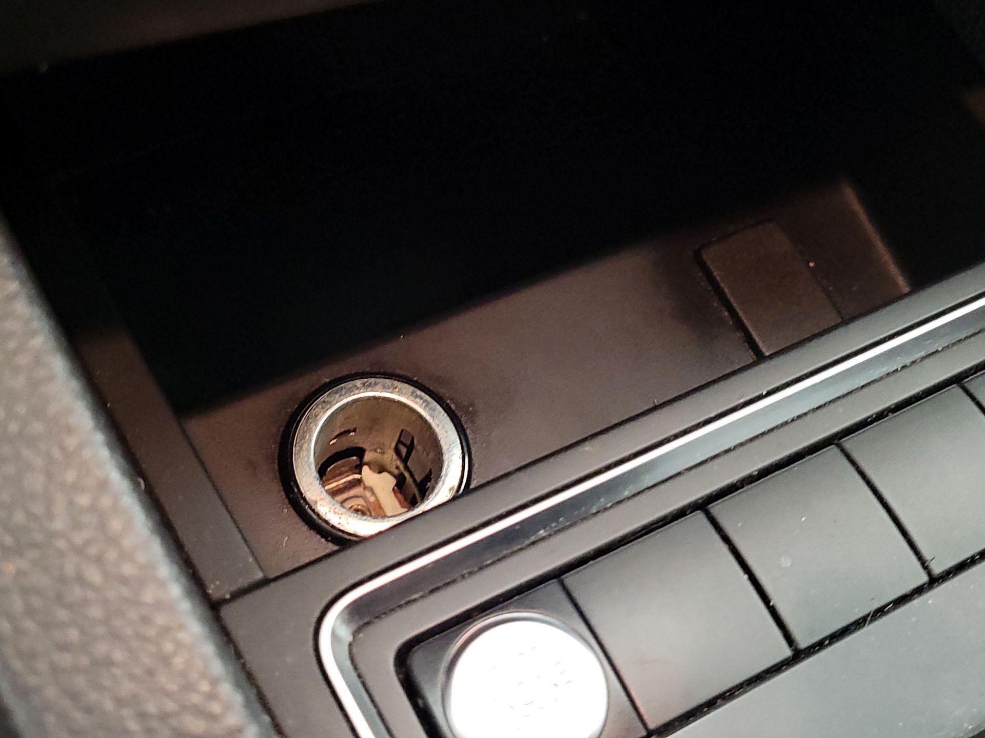 Thumbnail: 2015 Volkswagen Jetta - 18