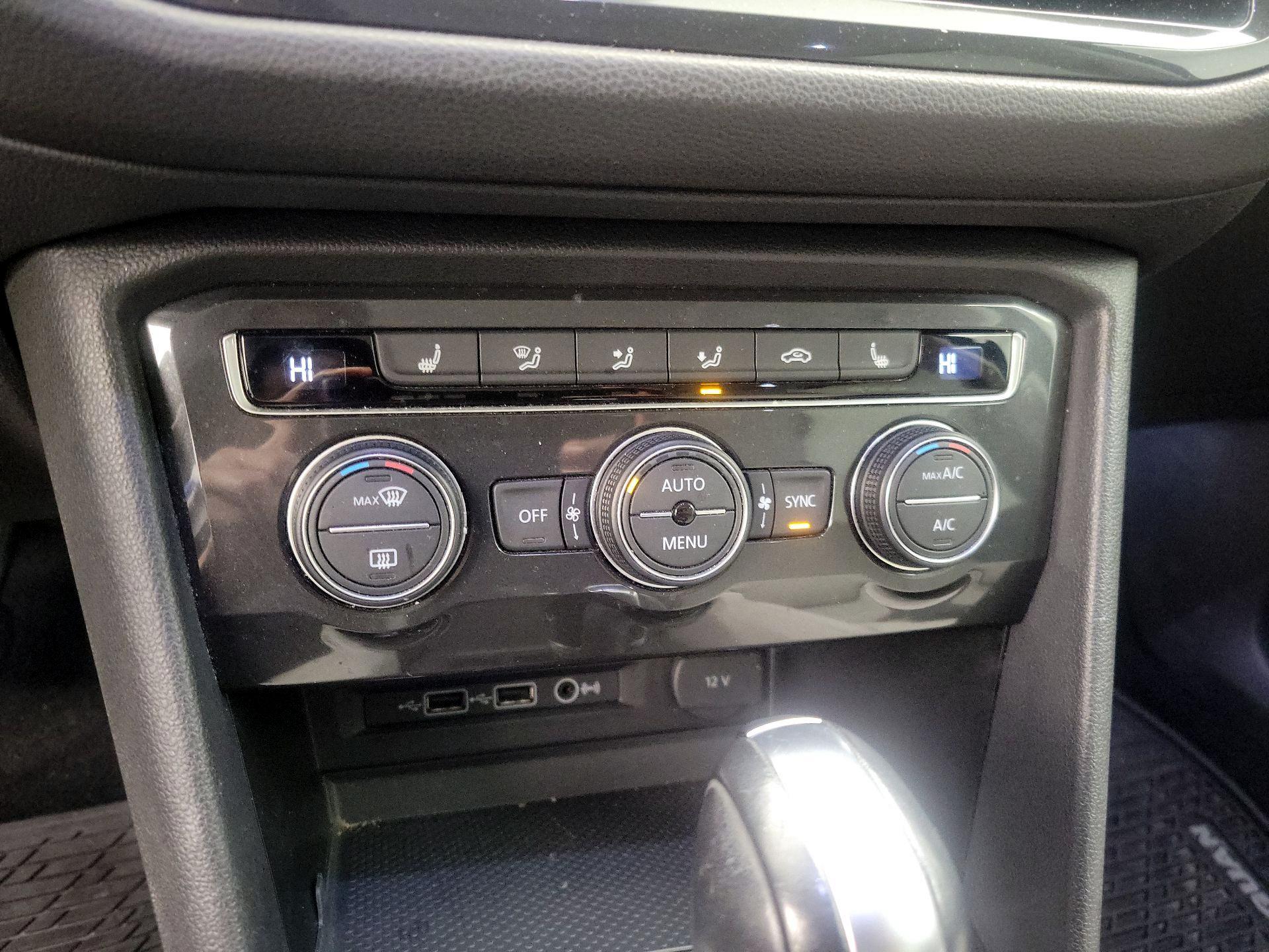 Thumbnail: 2019 Volkswagen Tiguan - 16