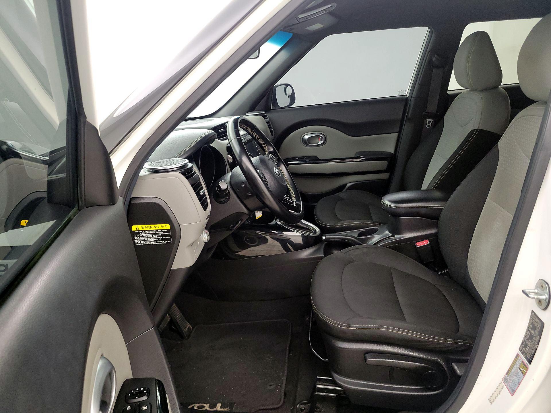 Thumbnail: 2016 Kia Soul - 11