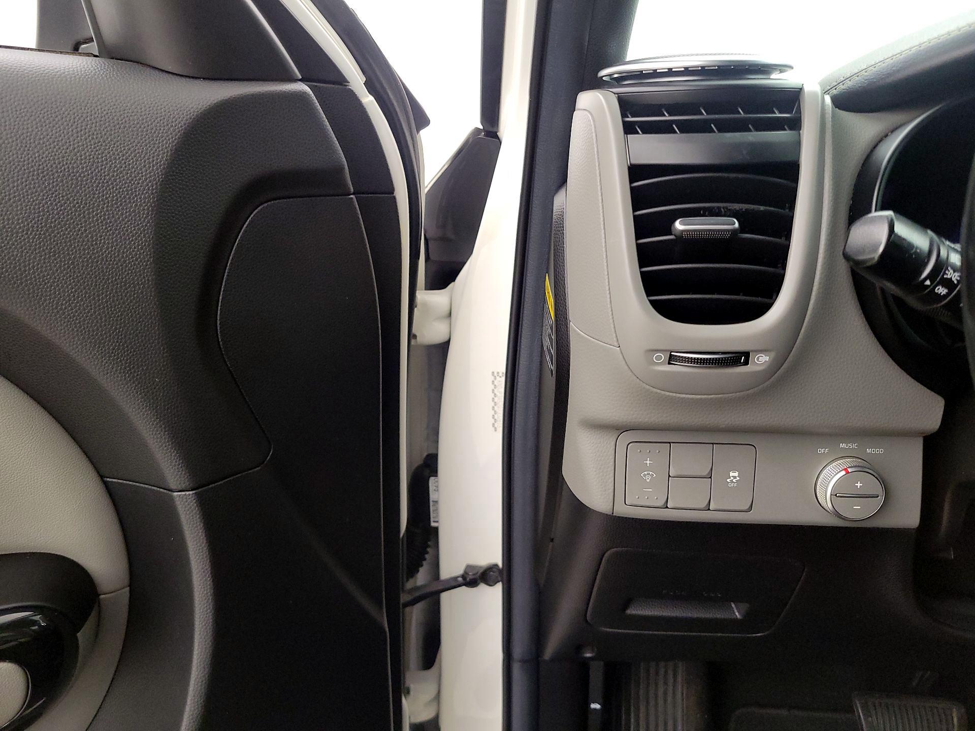 Thumbnail: 2016 Kia Soul - 13