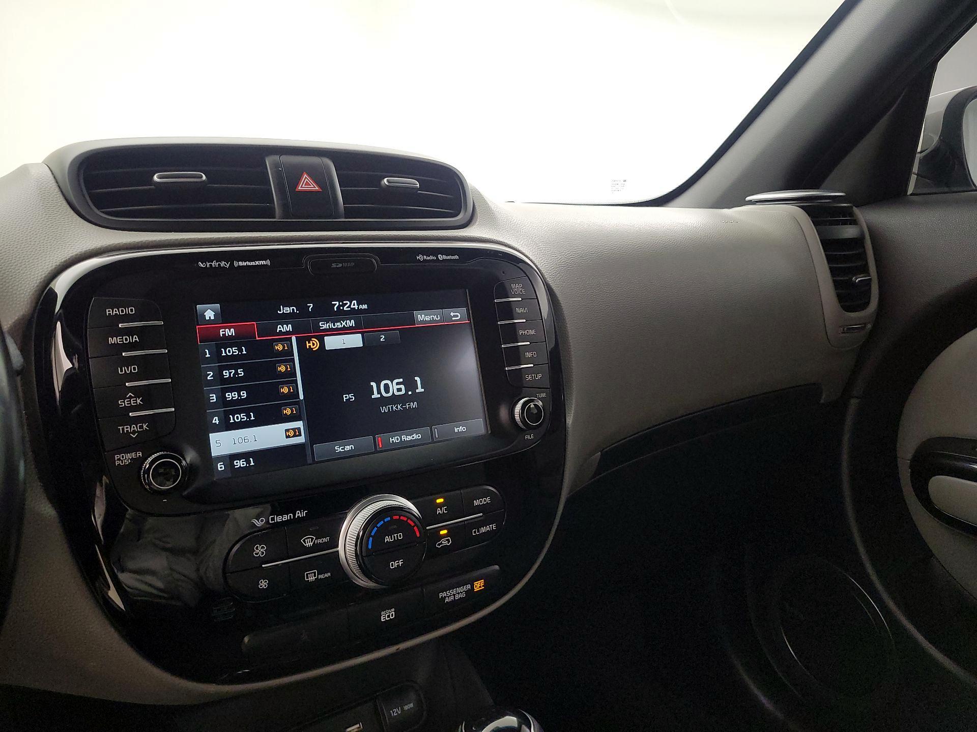 Thumbnail: 2016 Kia Soul - 16