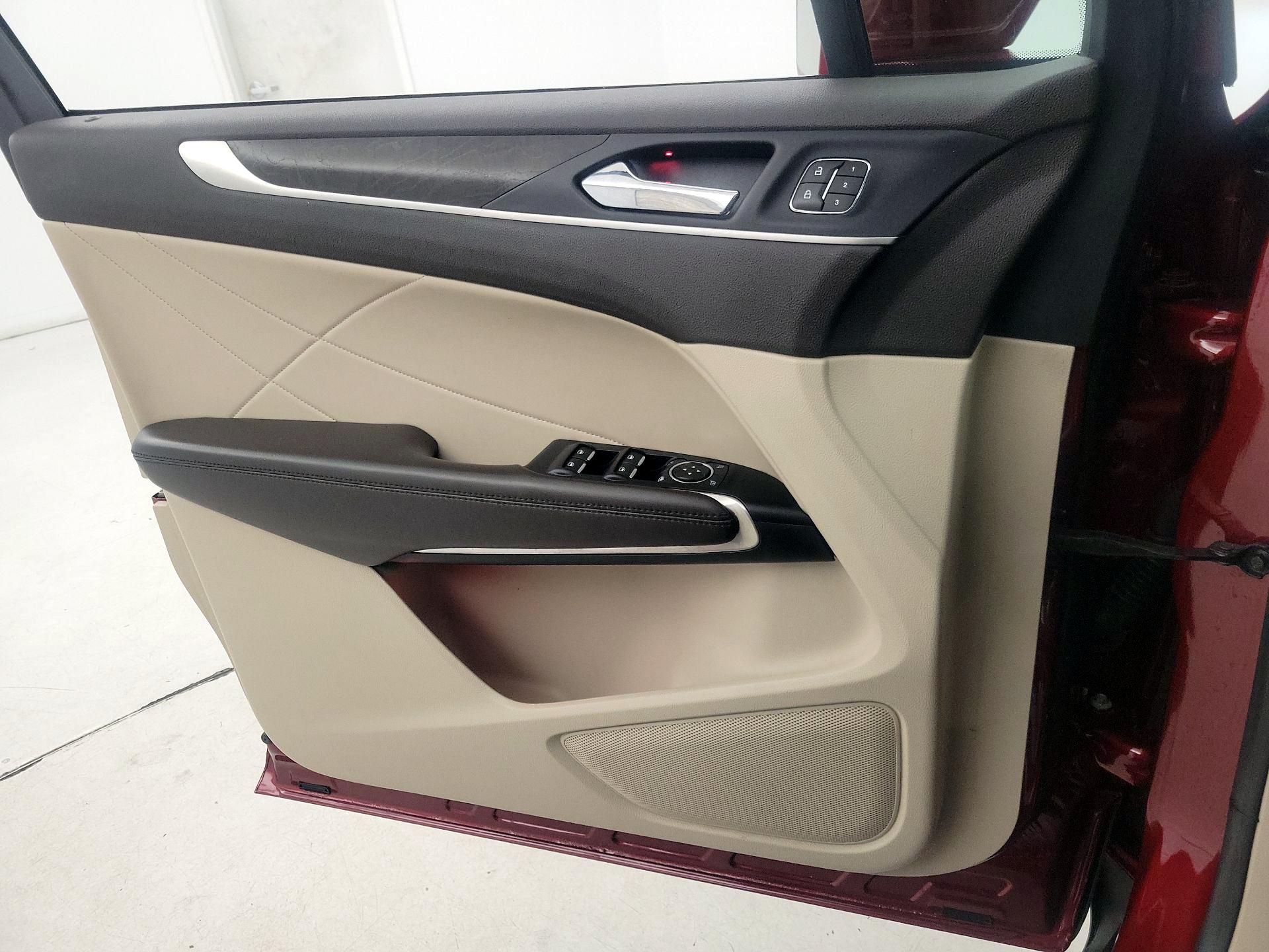 Thumbnail: 2019 Lincoln MKC - 12