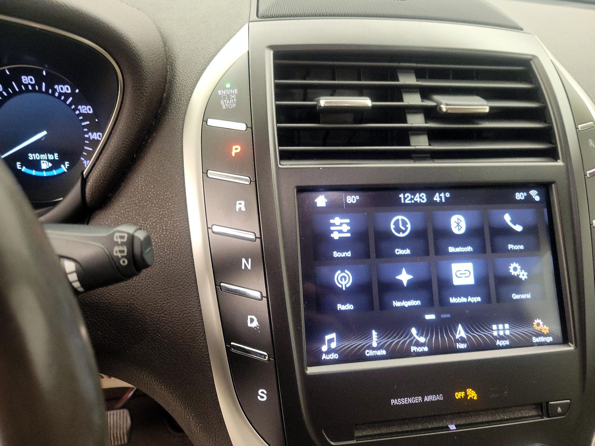 Thumbnail: 2019 Lincoln MKC - 17