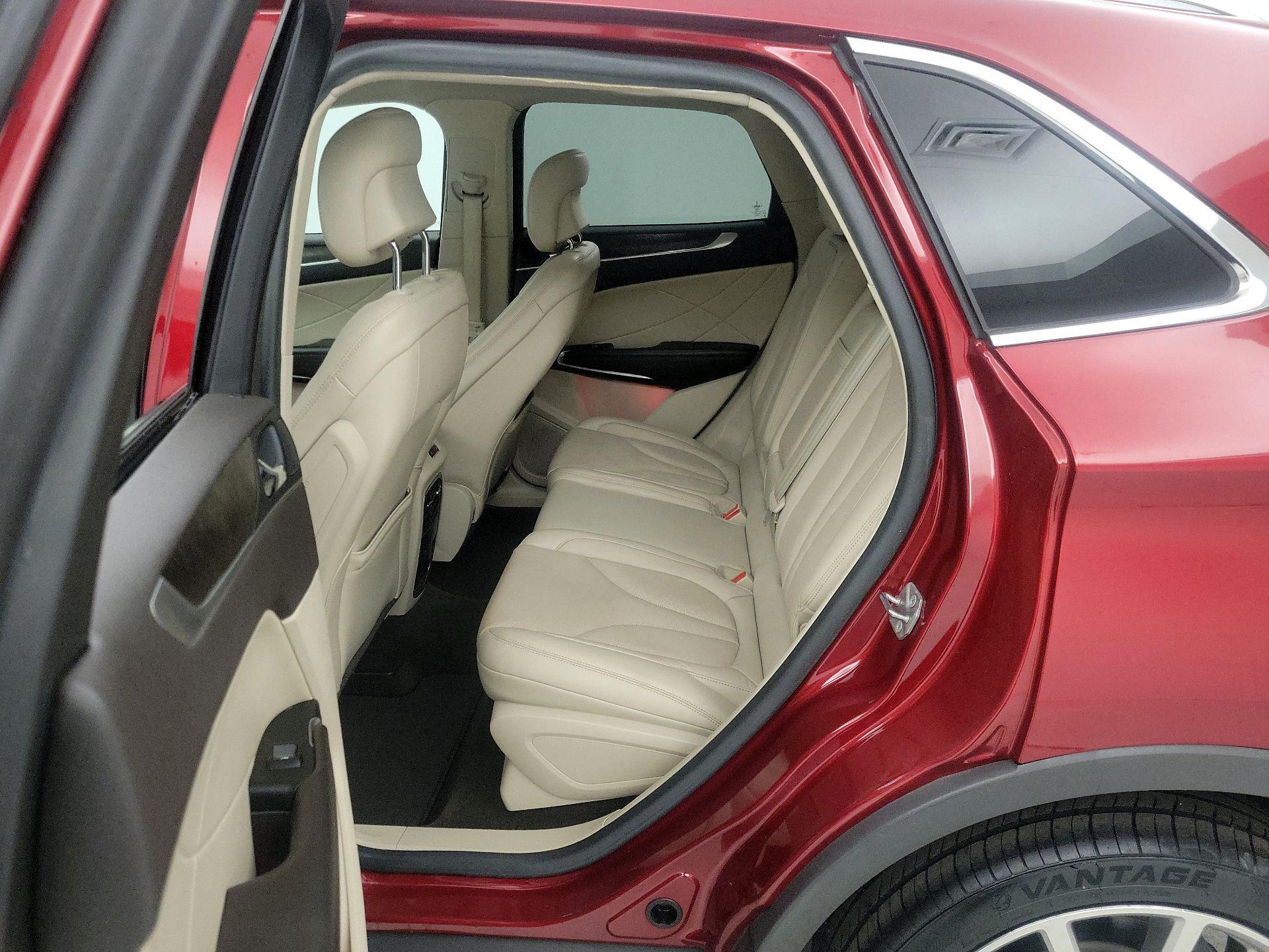 Thumbnail: 2019 Lincoln MKC - 19