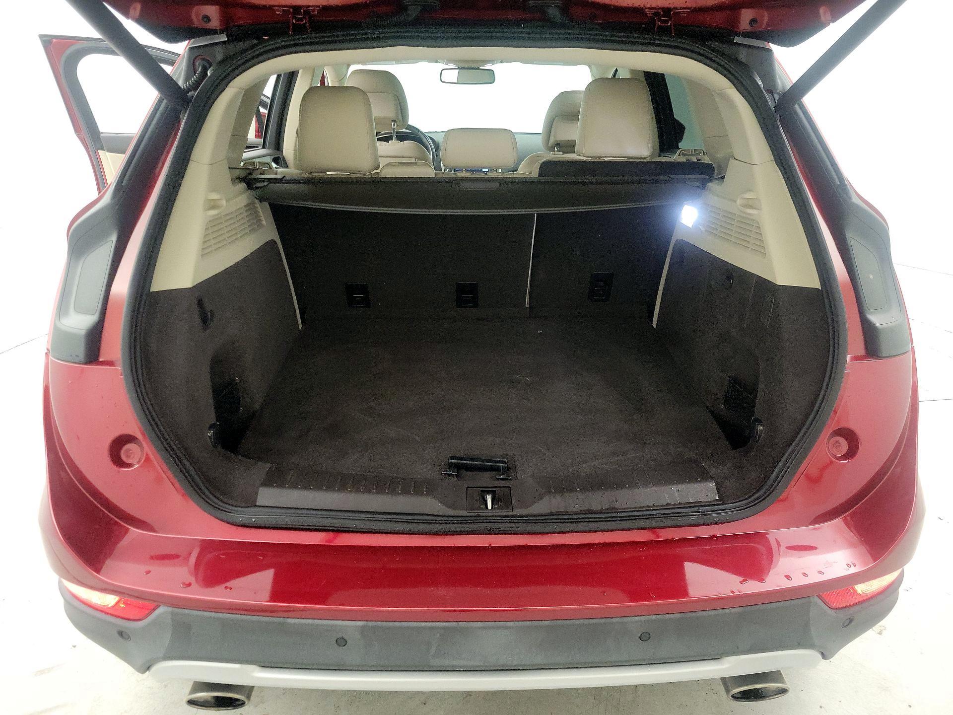 Thumbnail: 2019 Lincoln MKC - 20