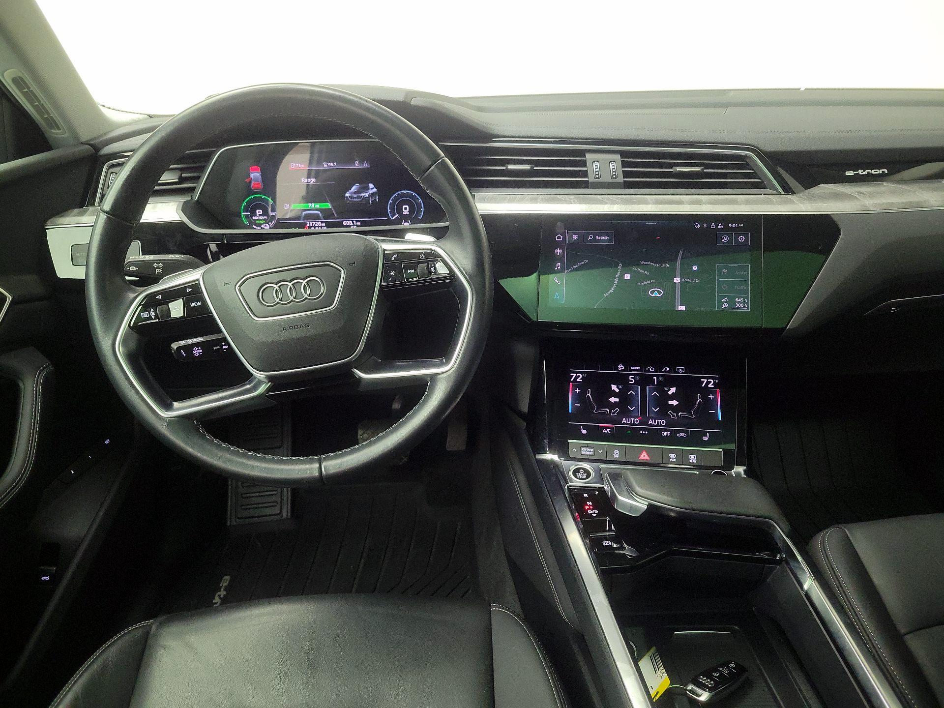 Thumbnail: 2022 Audi e-tron - 10