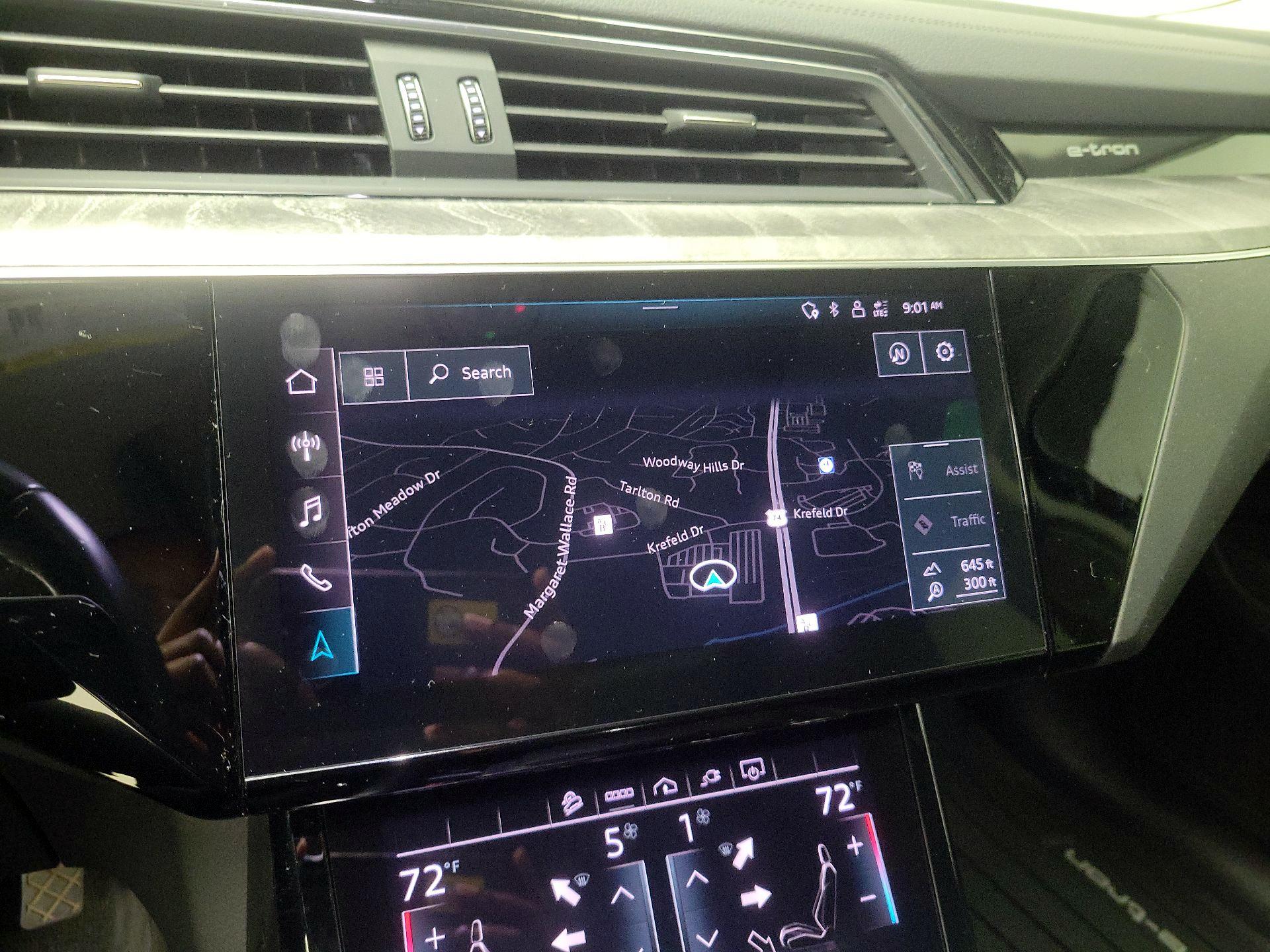 Thumbnail: 2022 Audi e-tron - 14