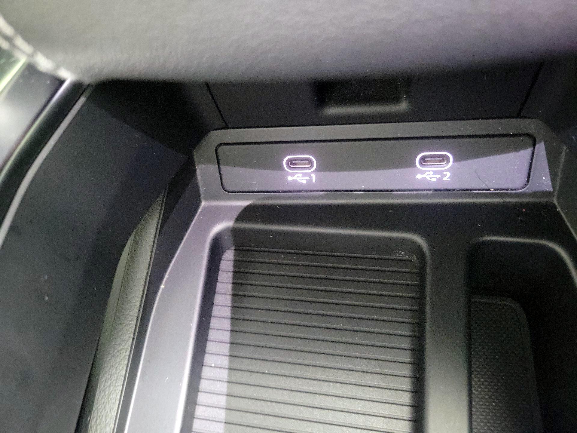 Thumbnail: 2022 Audi e-tron - 19