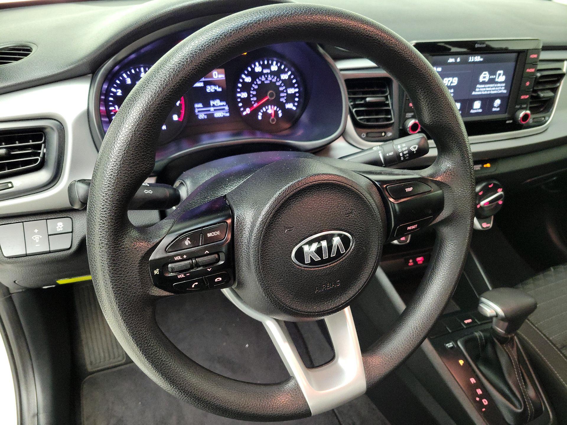 Thumbnail: 2020 Kia Rio - 10