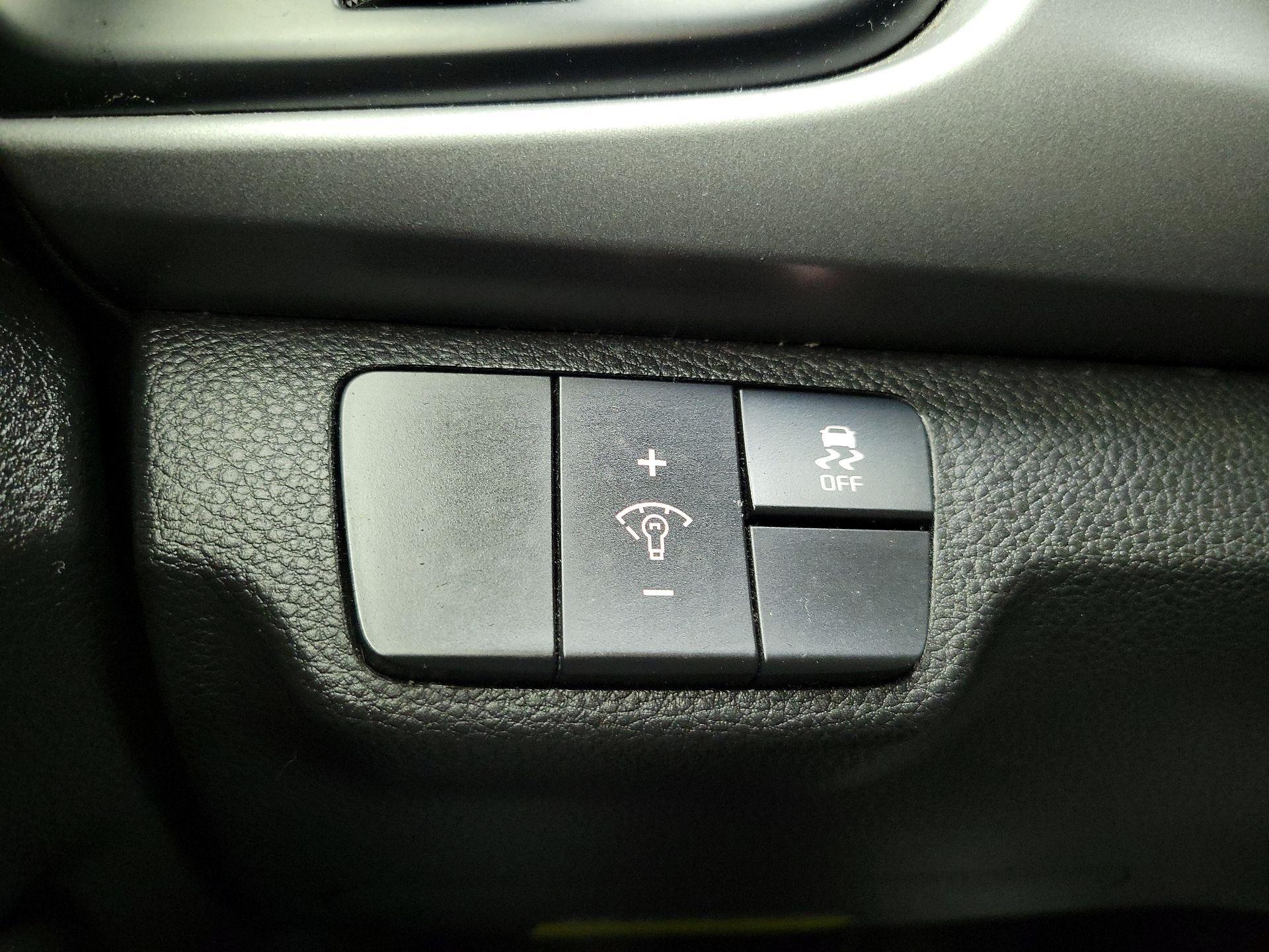 Thumbnail: 2020 Kia Rio - 13