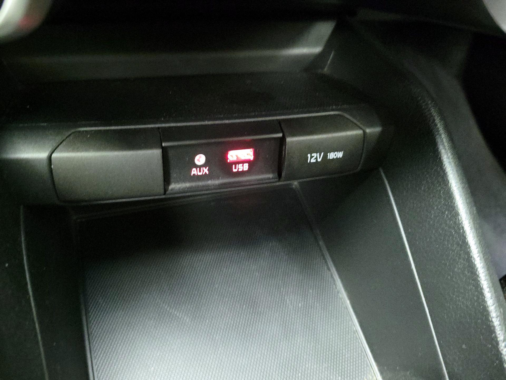 Thumbnail: 2020 Kia Rio - 18