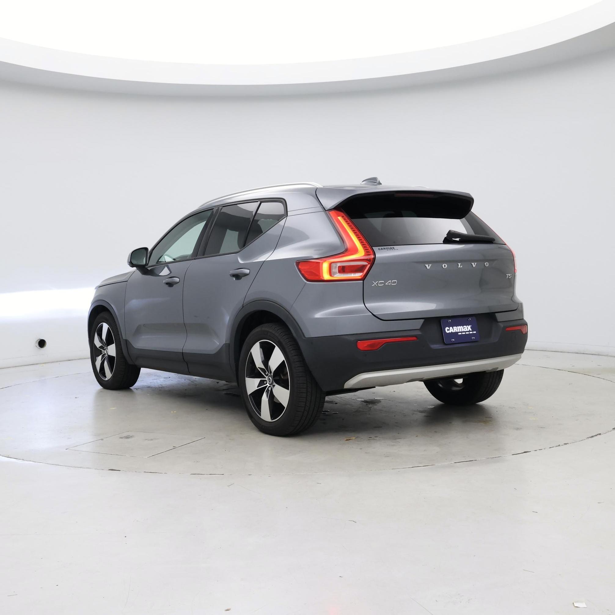 Thumbnail: 2019 Volvo XC40 - 2