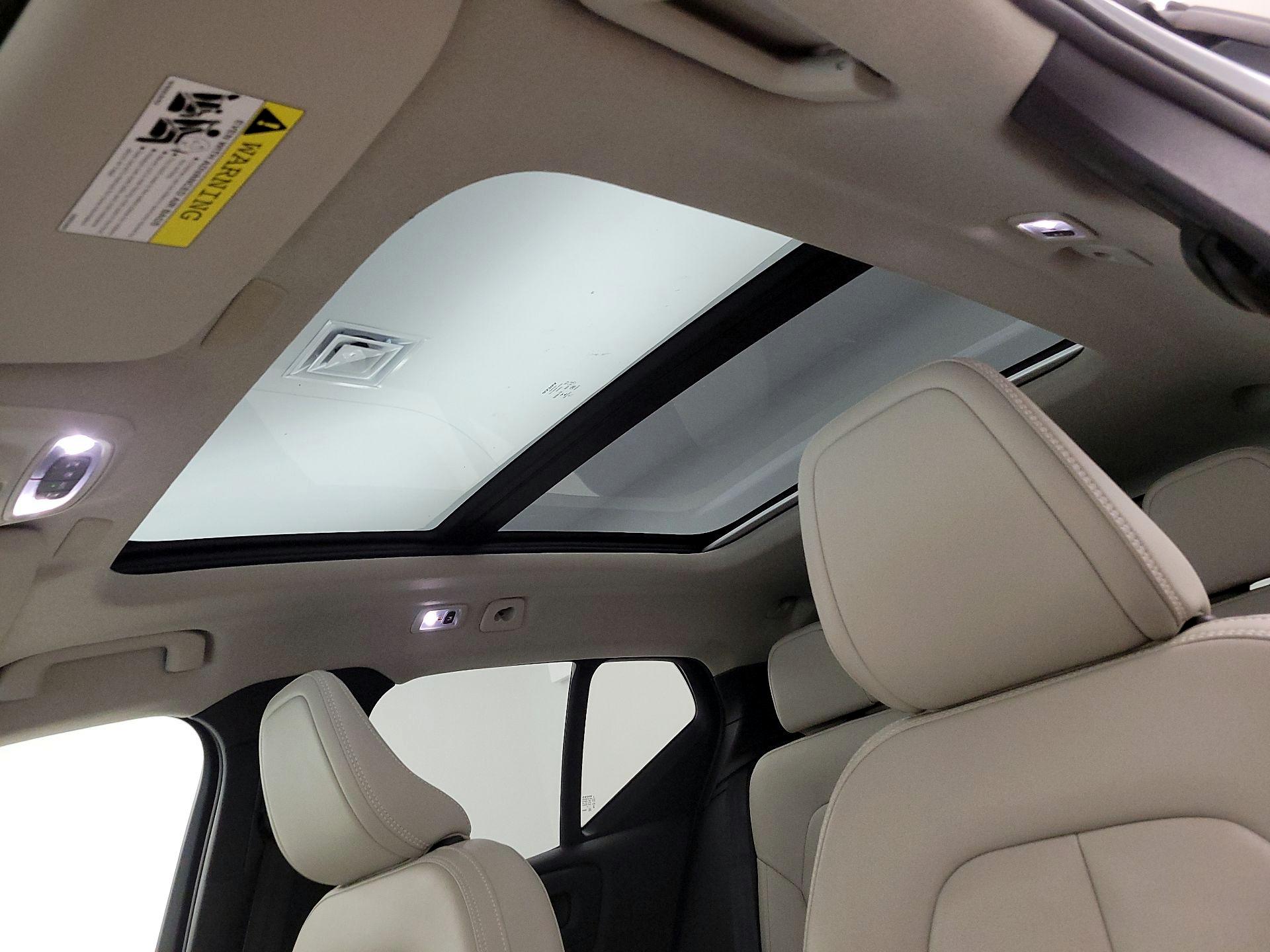 Thumbnail: 2019 Volvo XC40 - 19