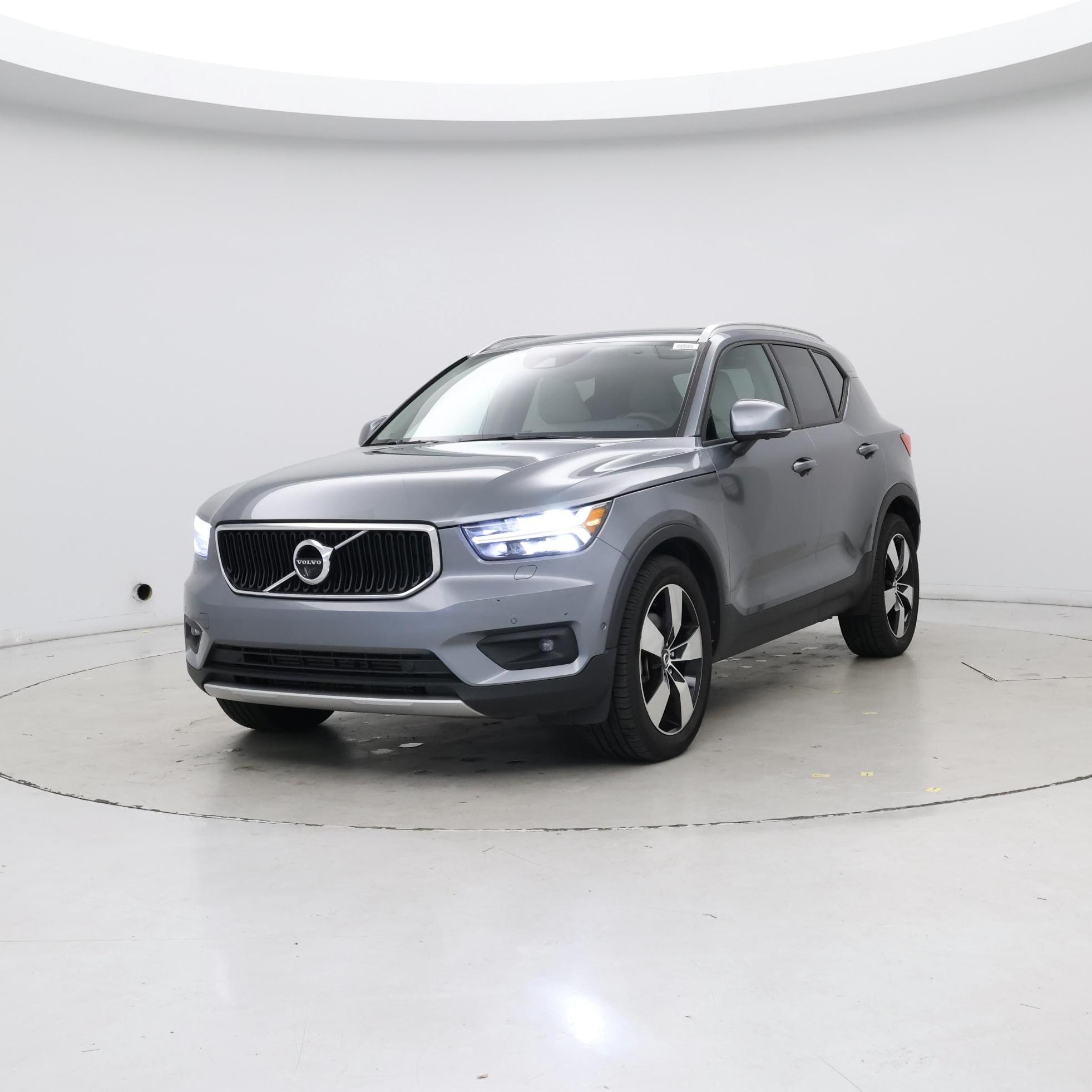Thumbnail: 2019 Volvo XC40 - 4