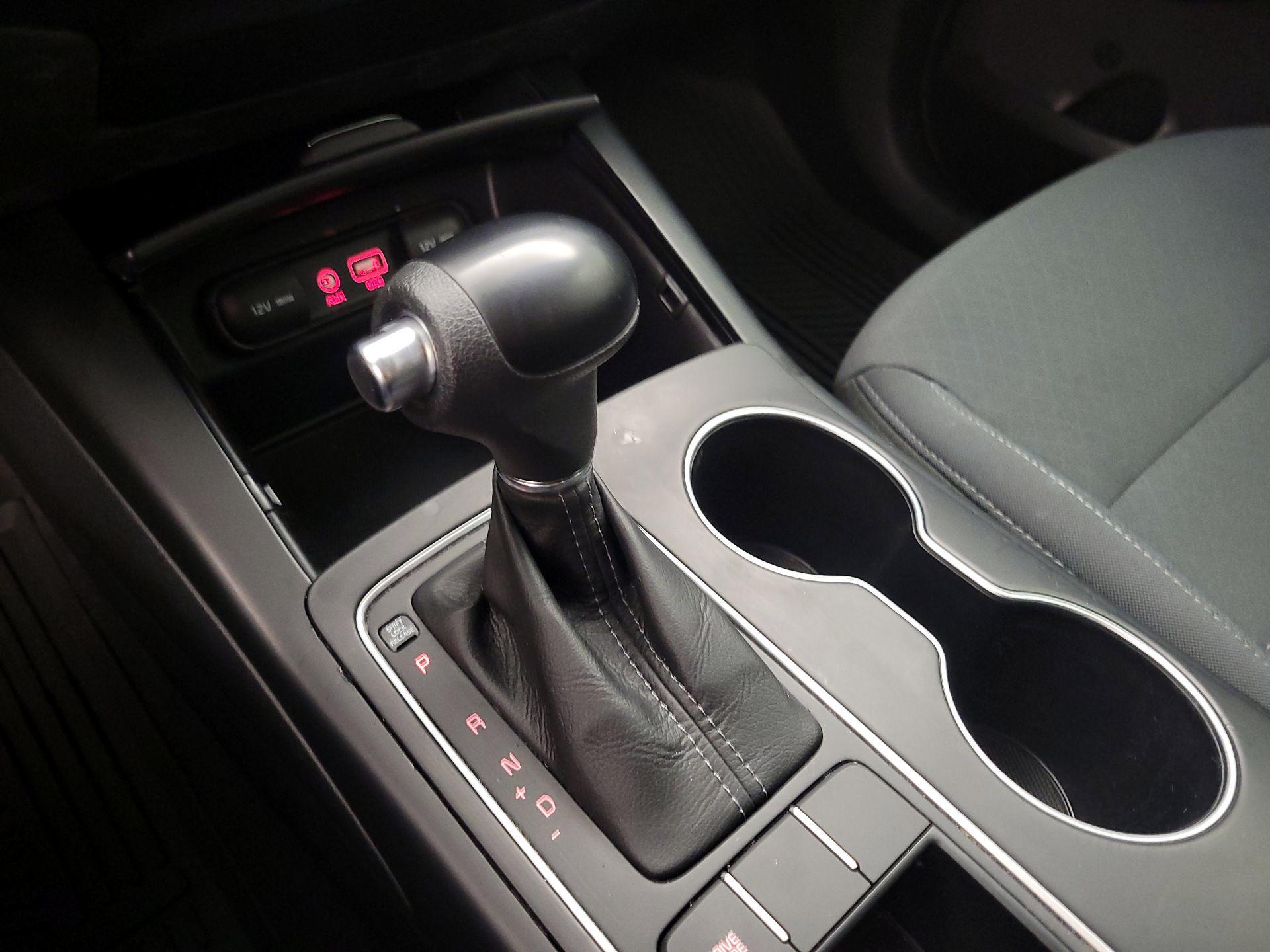 Thumbnail: 2017 Kia Sorento - 17