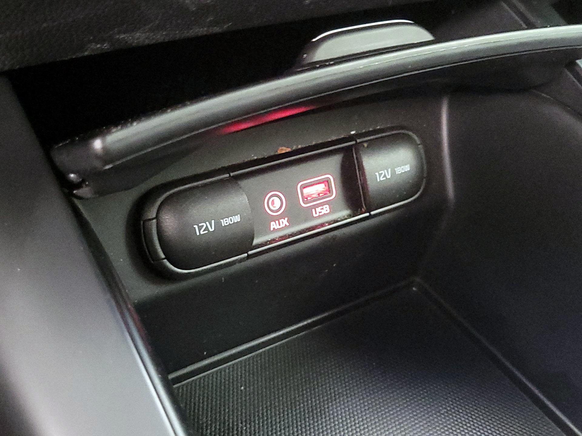 Thumbnail: 2017 Kia Sorento - 18