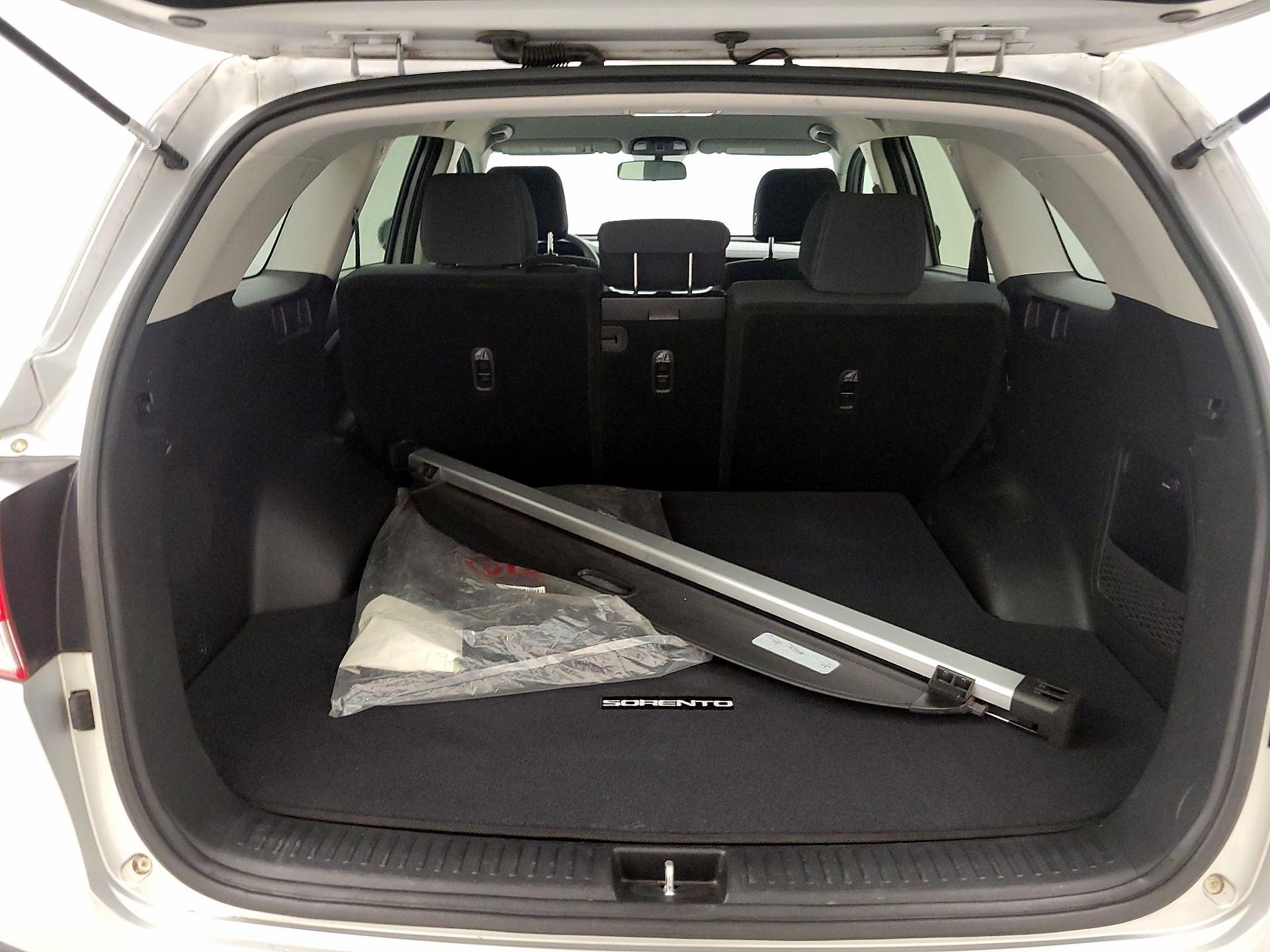 Thumbnail: 2017 Kia Sorento - 20