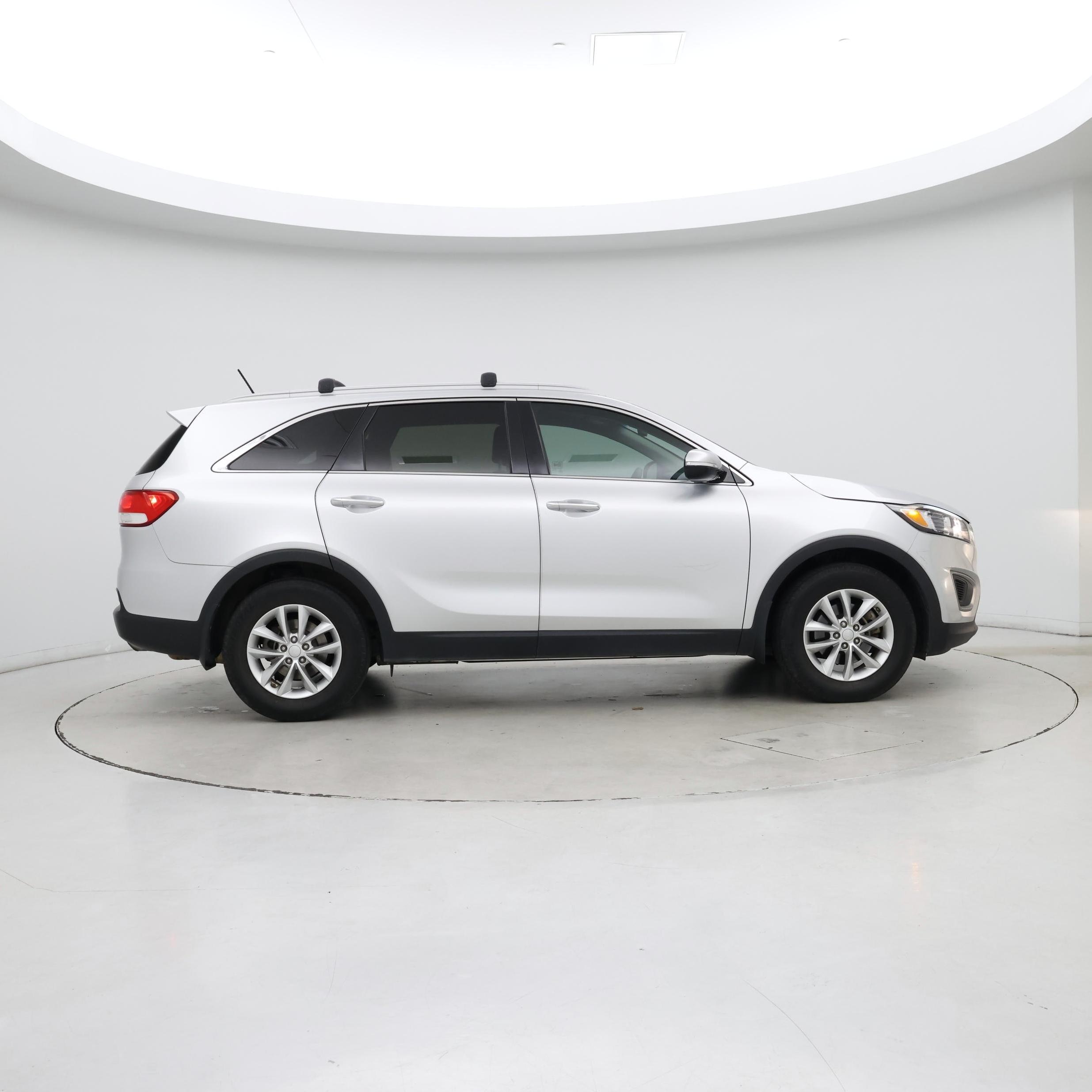 Thumbnail: 2017 Kia Sorento - 7