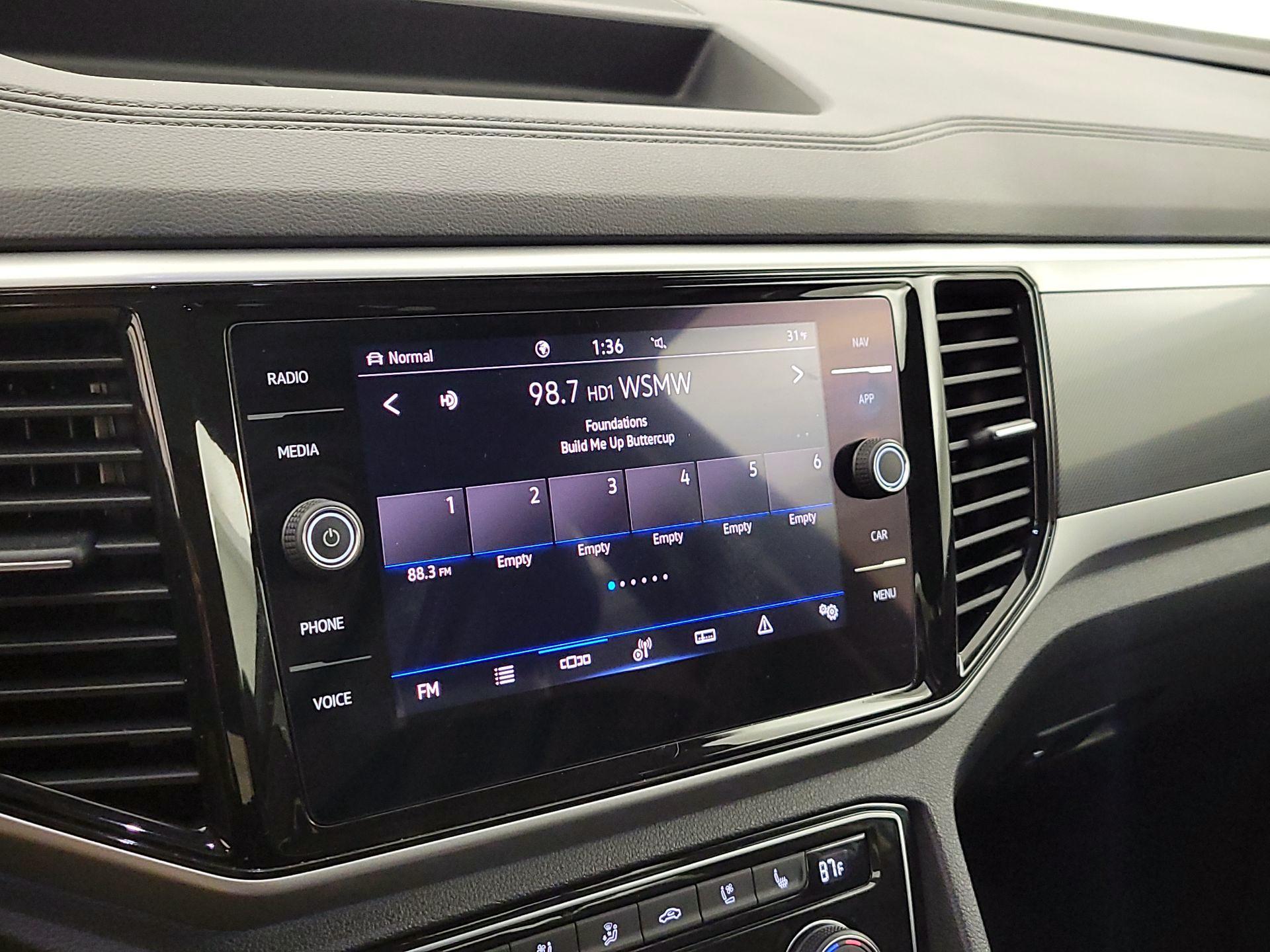 Thumbnail: 2022 Volkswagen Atlas - 16