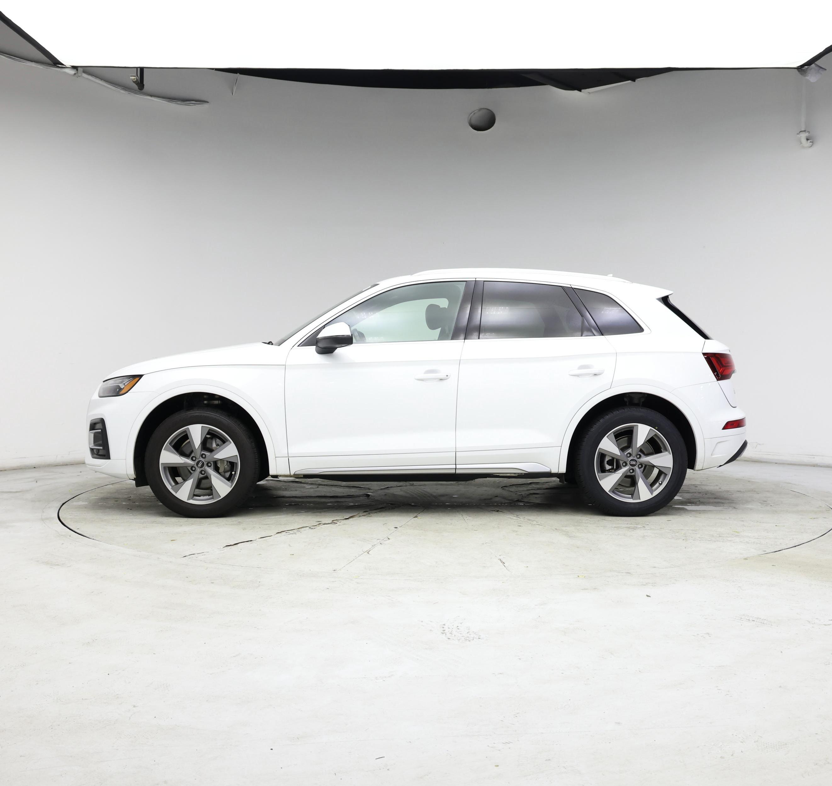 Thumbnail: 2023 Audi Q5 - 3