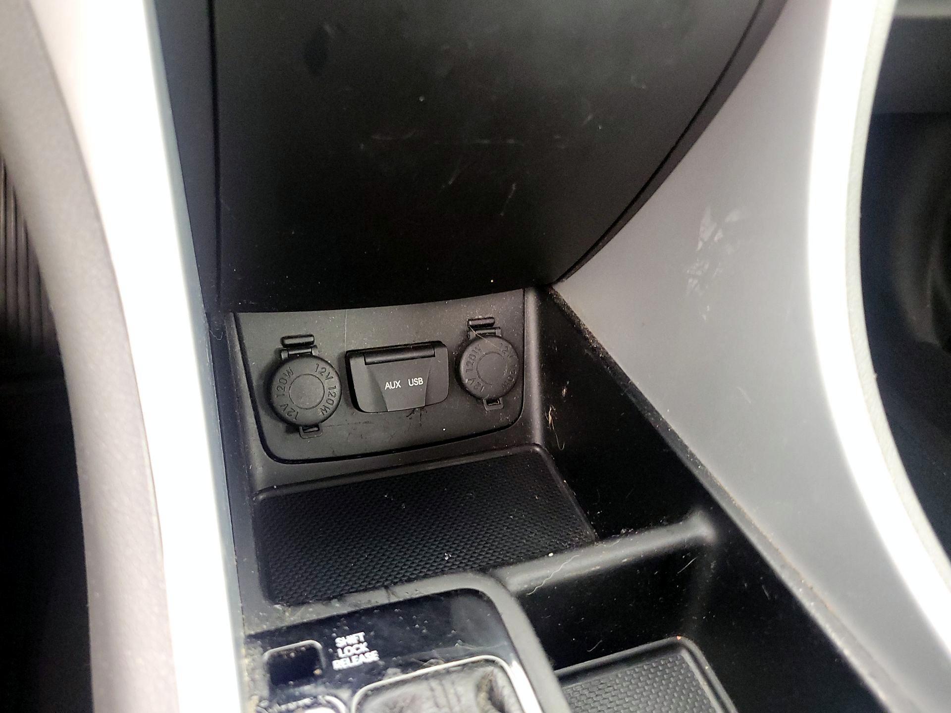 Thumbnail: 2014 Hyundai Sonata - 18