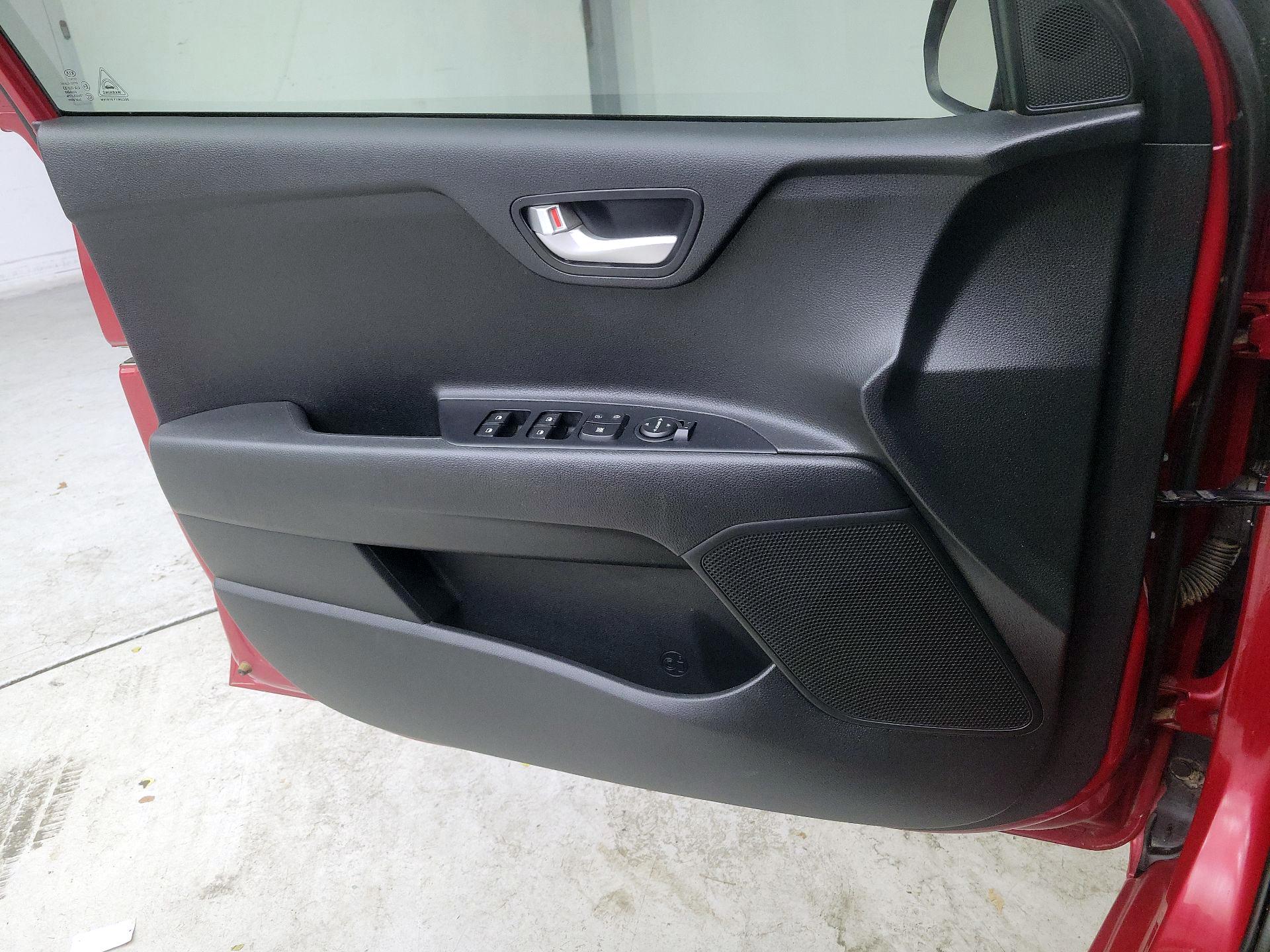 Thumbnail: 2021 Kia Rio - 12