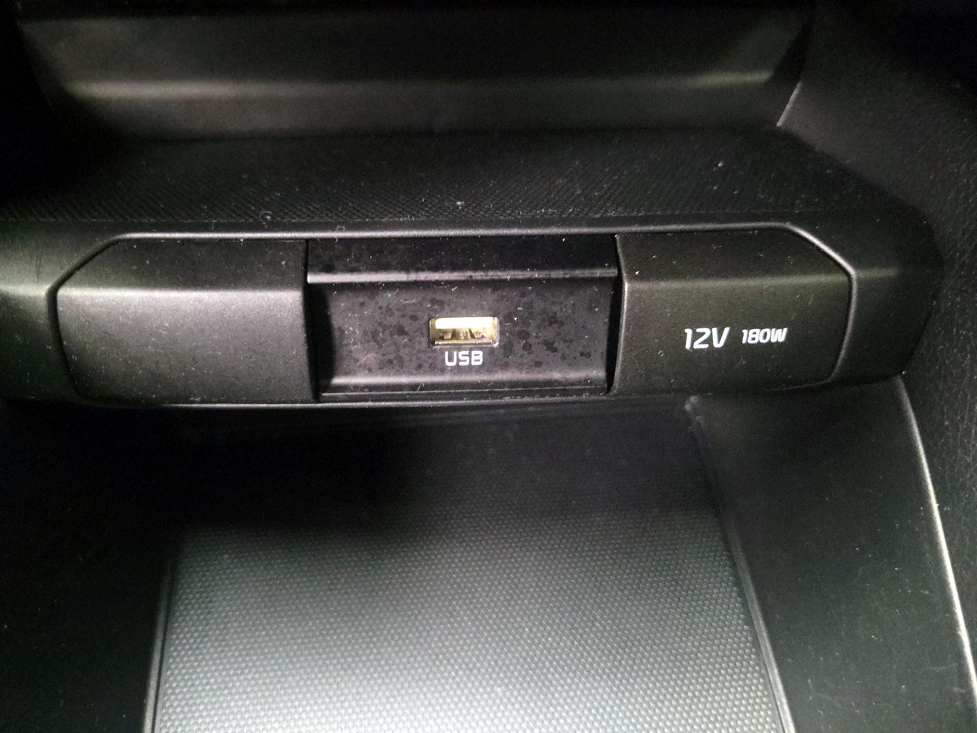 Thumbnail: 2021 Kia Rio - 18