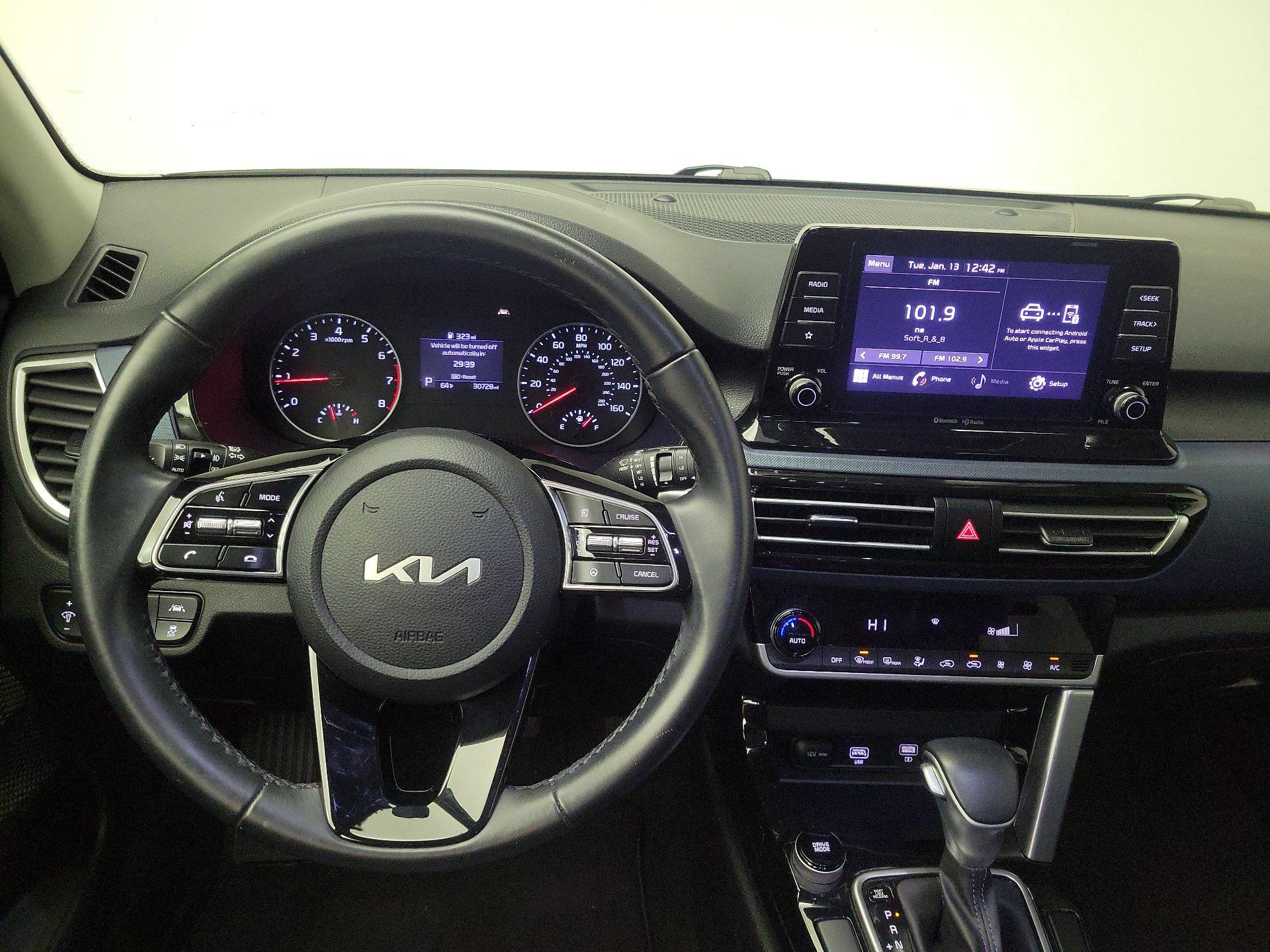 Thumbnail: 2023 Kia Seltos - 10