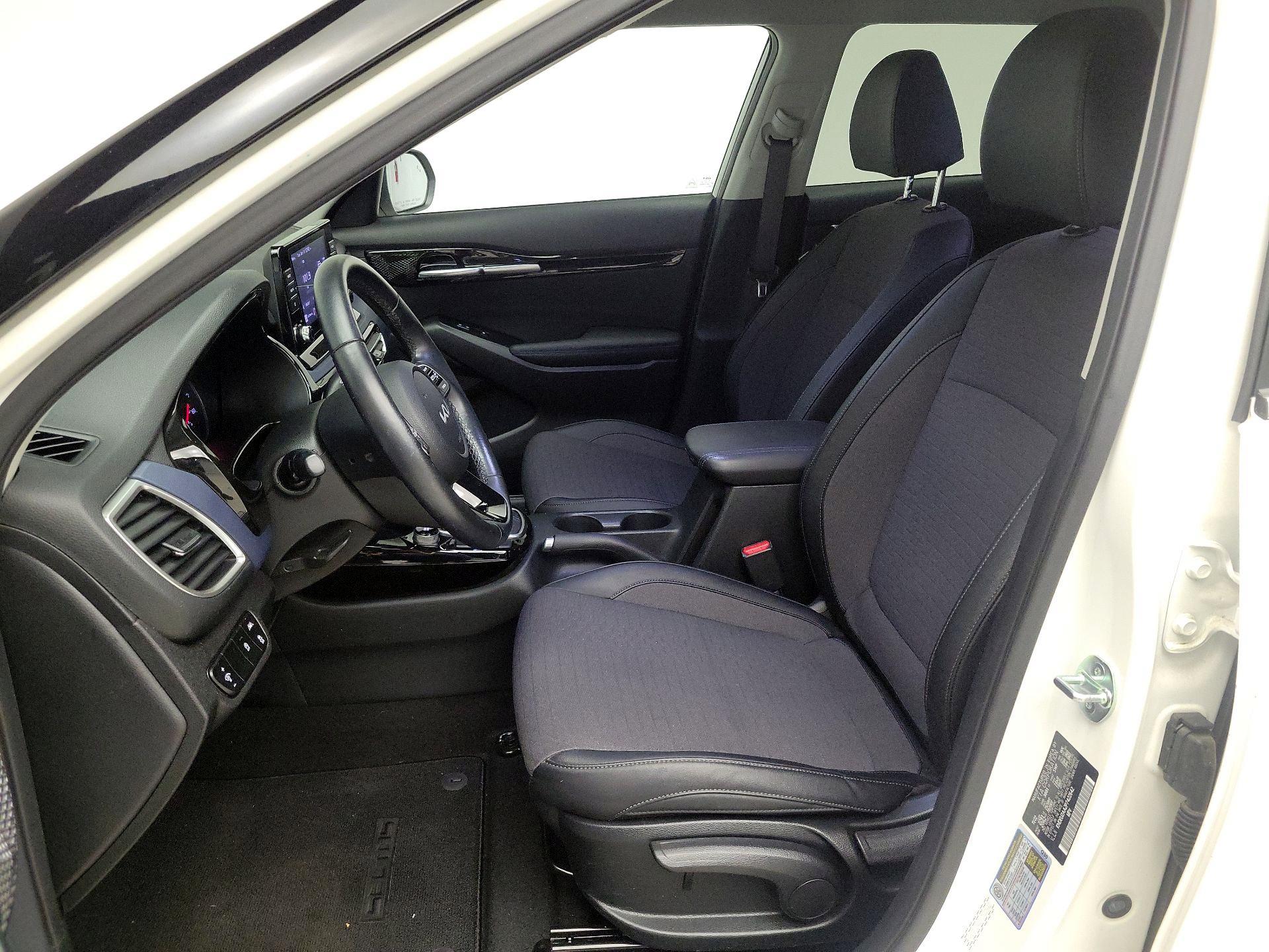 Thumbnail: 2023 Kia Seltos - 11