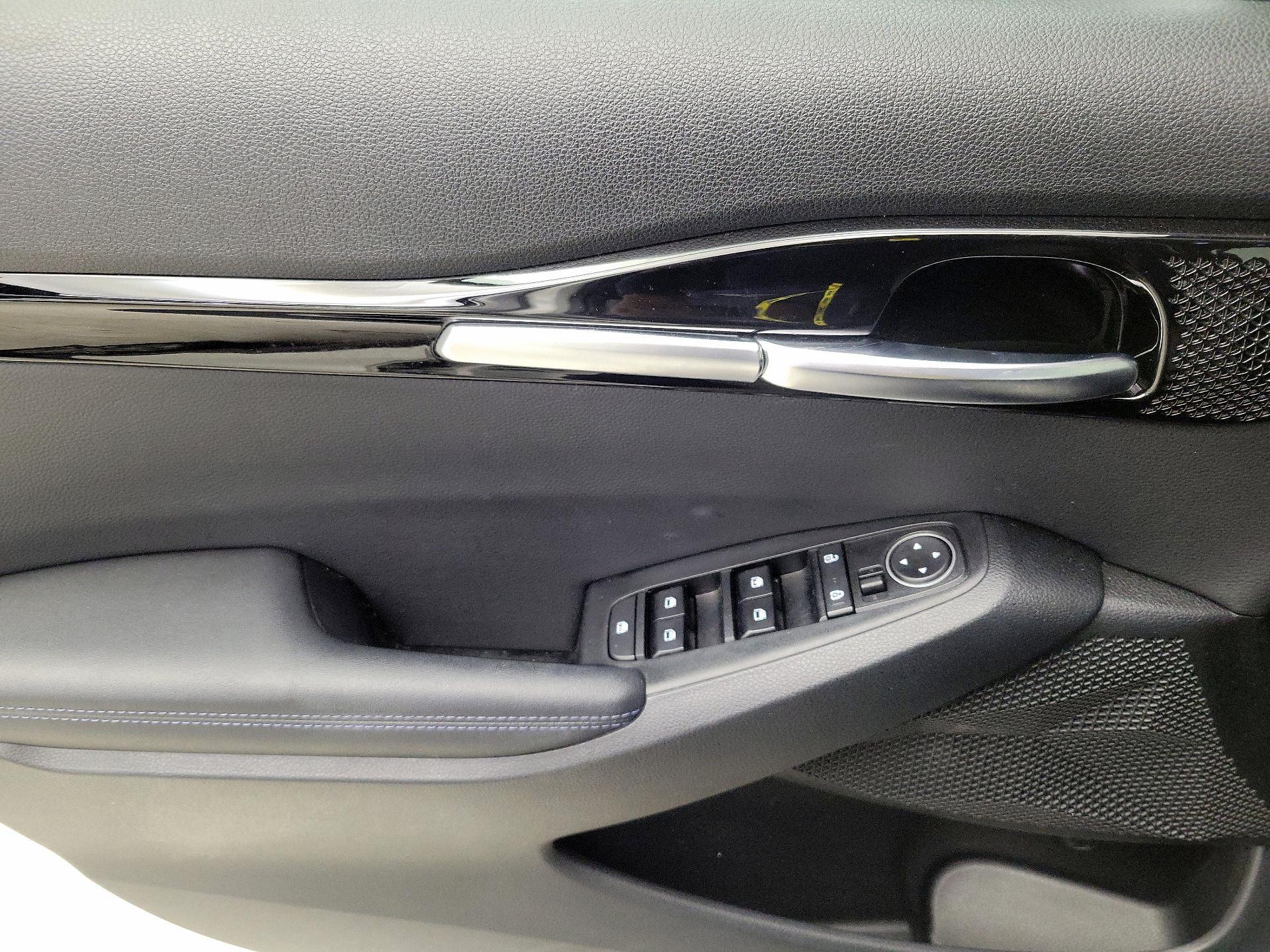 Thumbnail: 2023 Kia Seltos - 12