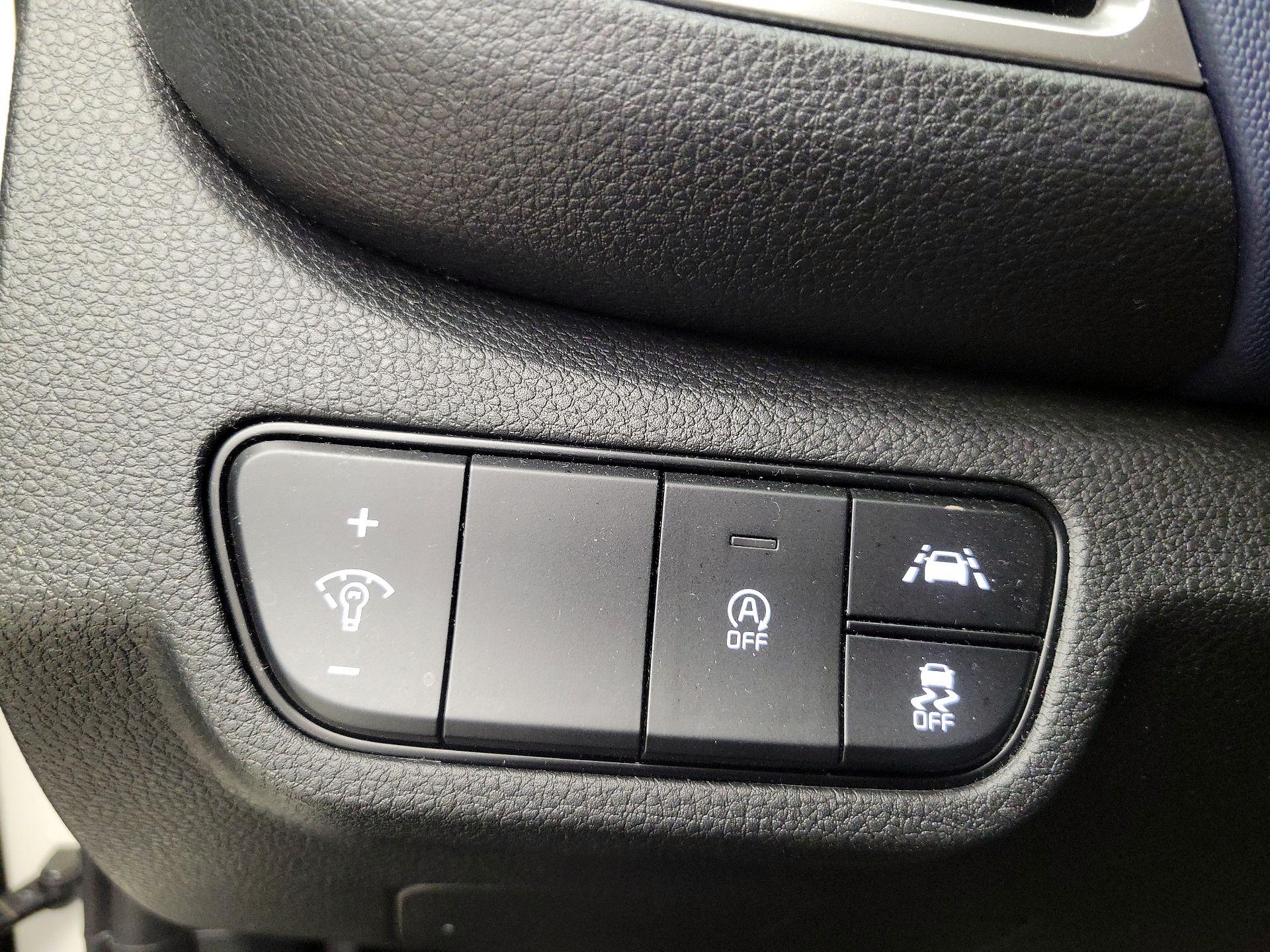 Thumbnail: 2023 Kia Seltos - 13