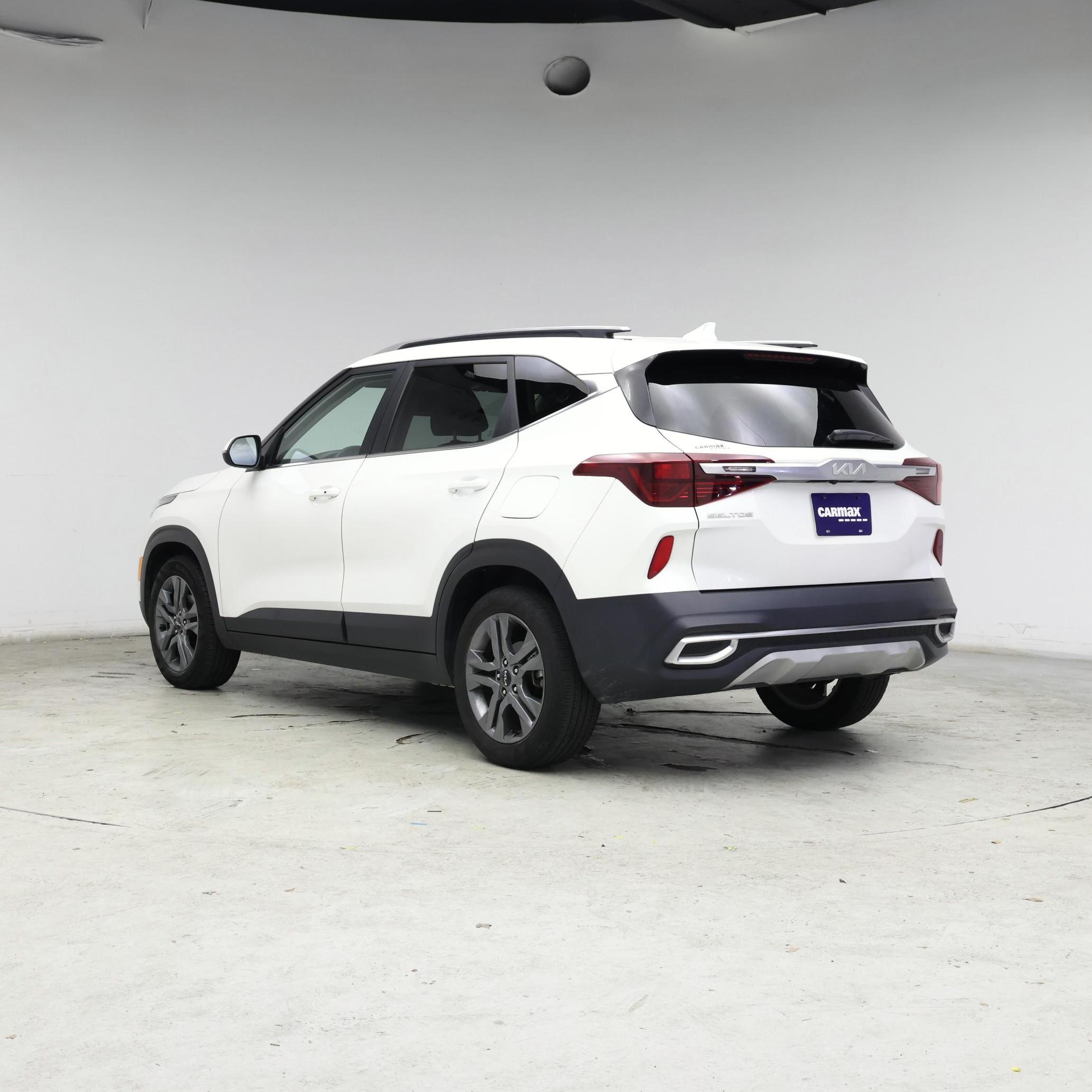 Thumbnail: 2023 Kia Seltos - 2