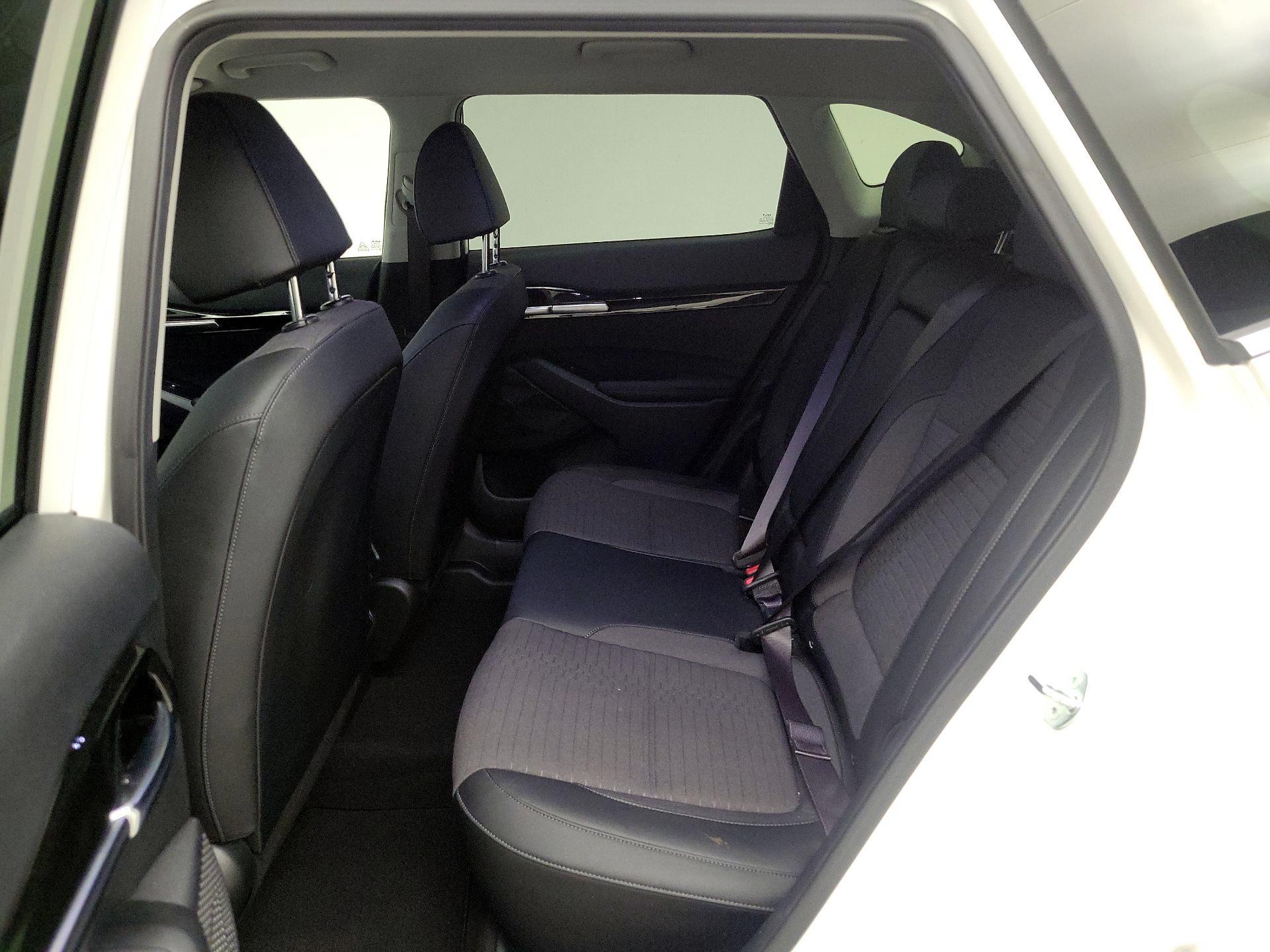 Thumbnail: 2023 Kia Seltos - 19