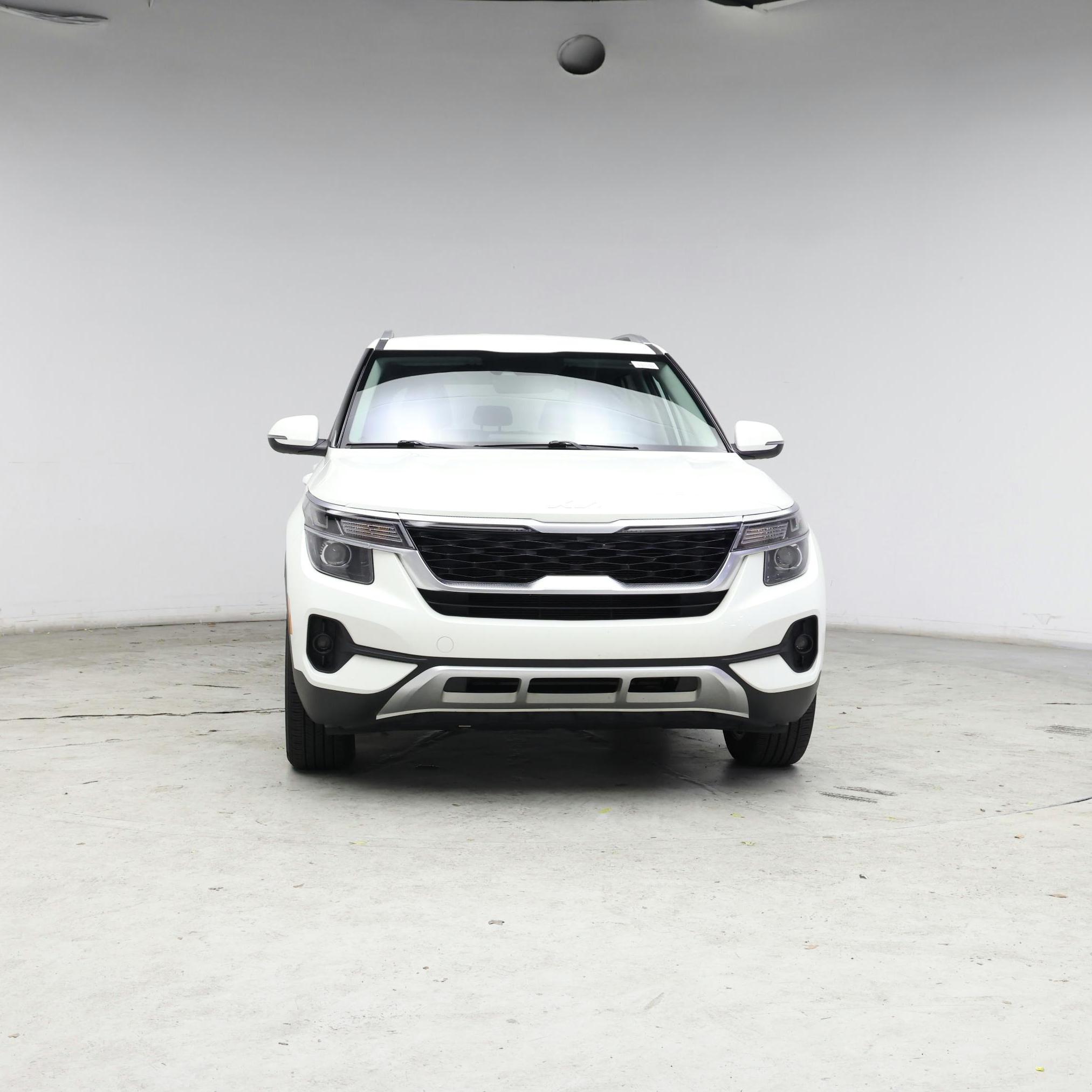 Thumbnail: 2023 Kia Seltos - 5