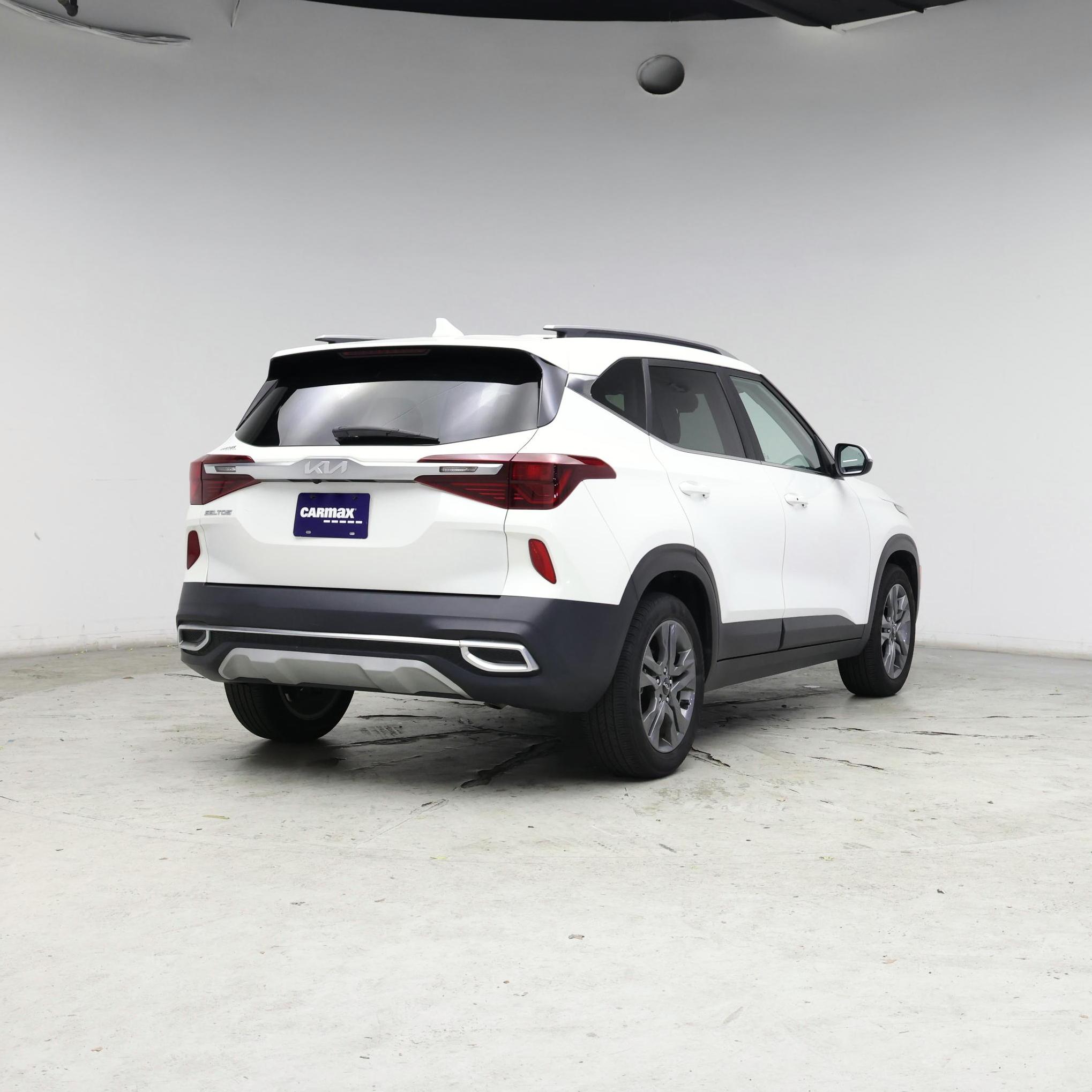 Thumbnail: 2023 Kia Seltos - 8