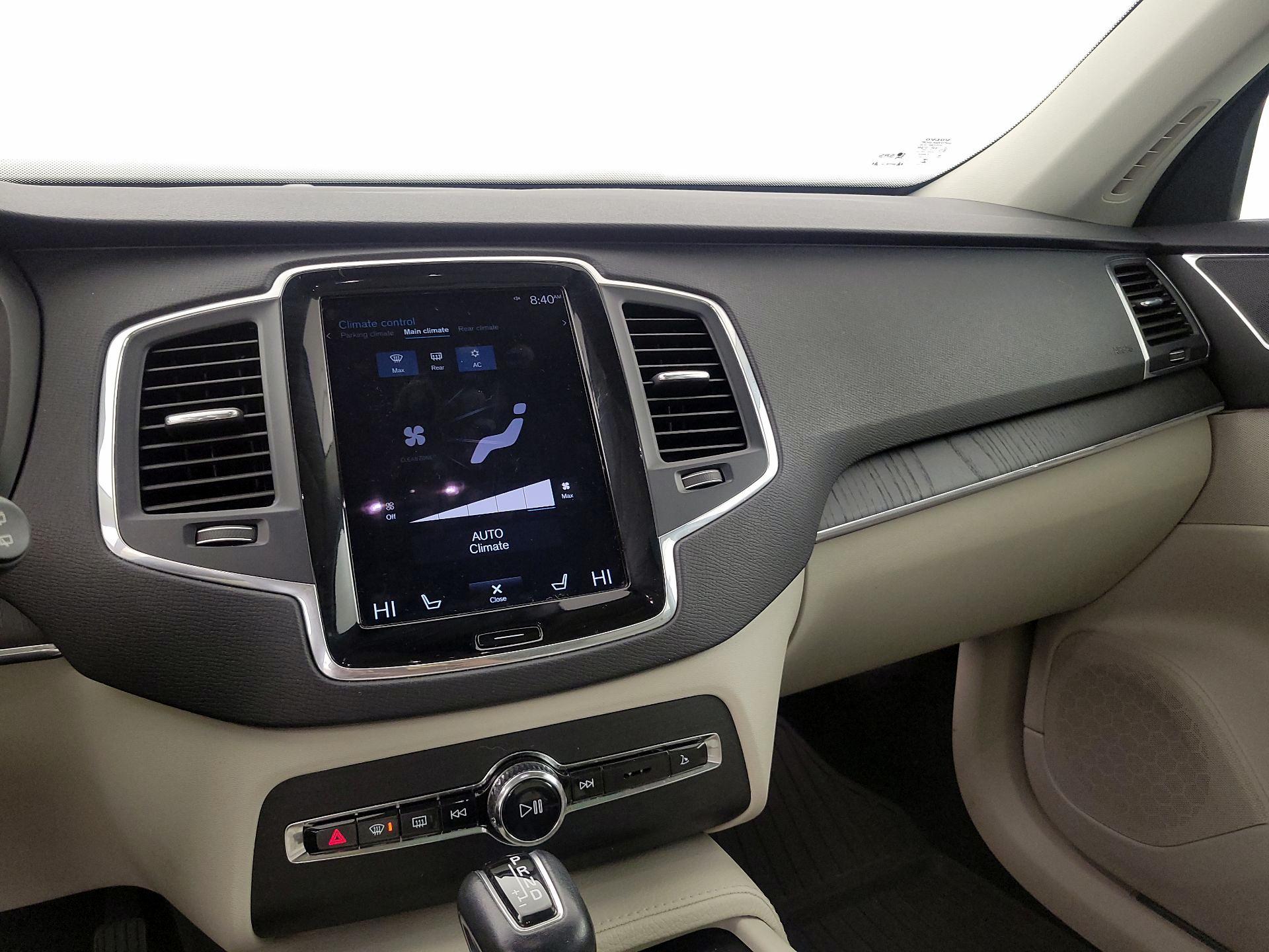 Thumbnail: 2020 Volvo XC90 - 17