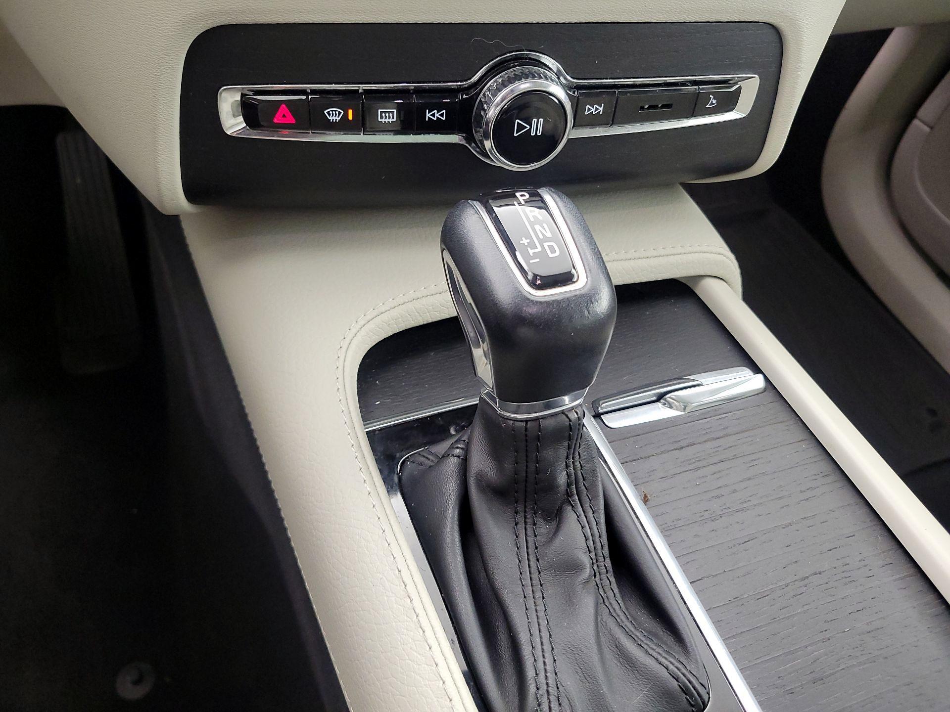 Thumbnail: 2020 Volvo XC90 - 18