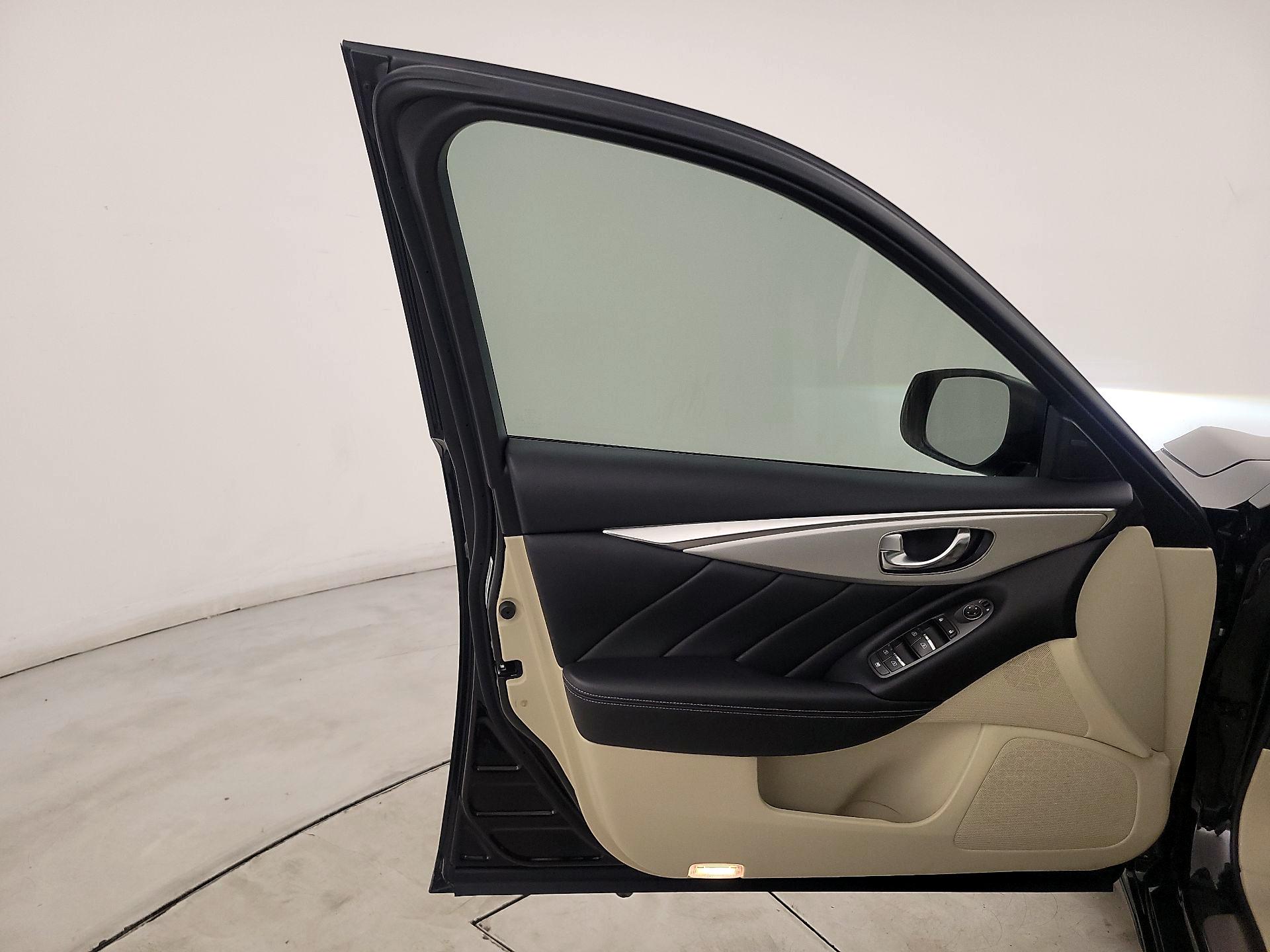 Thumbnail: 2019 INFINITI Q50 - 12